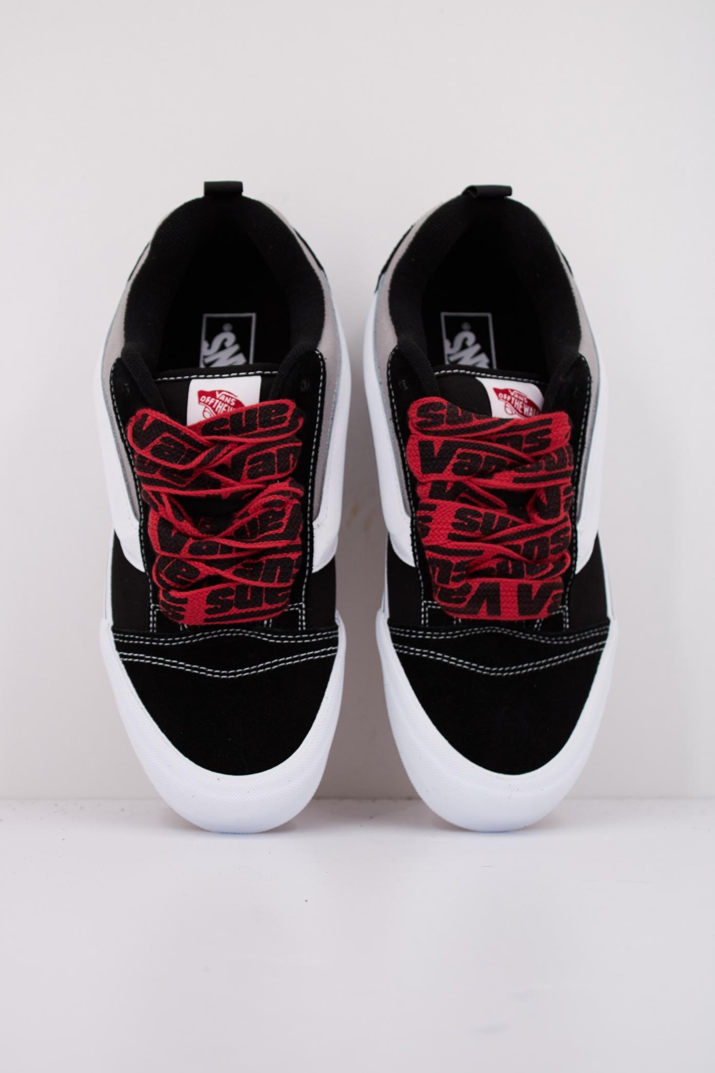 VANS KNU SKOOL en color NEGRO  (3)