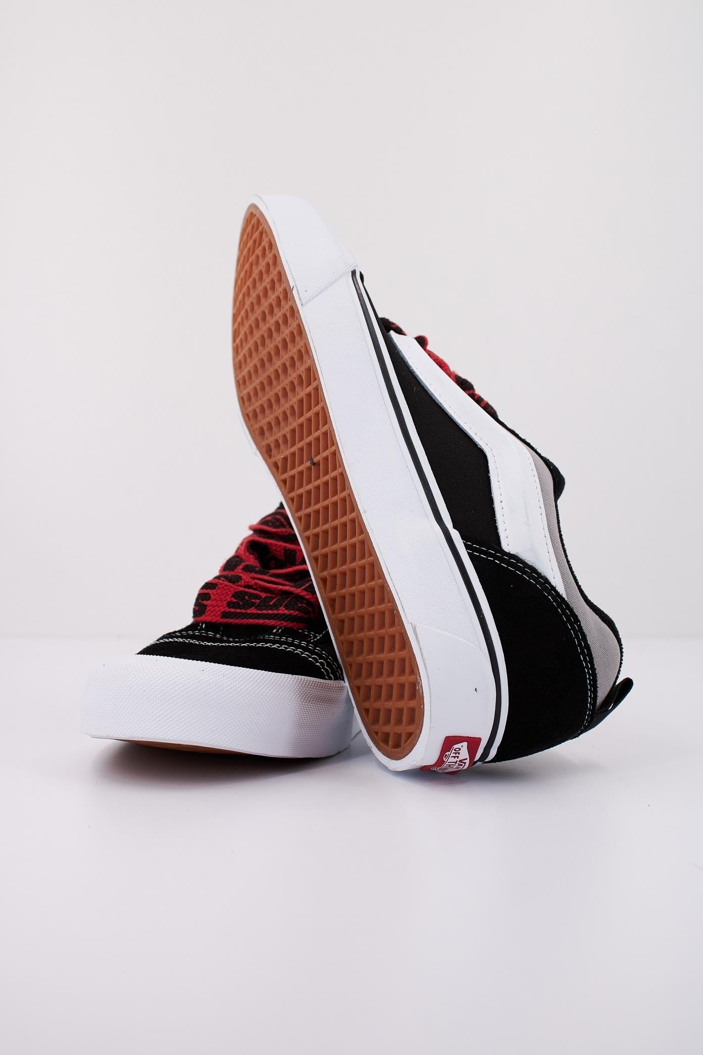 VANS KNU SKOOL en color NEGRO  (5)