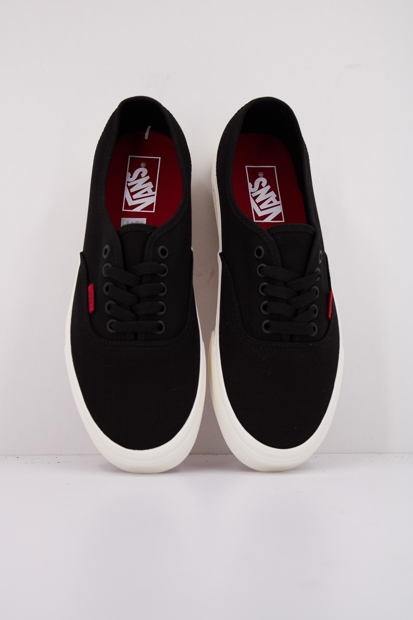VANS AUTHENTIC  en color NEGRO  (3)