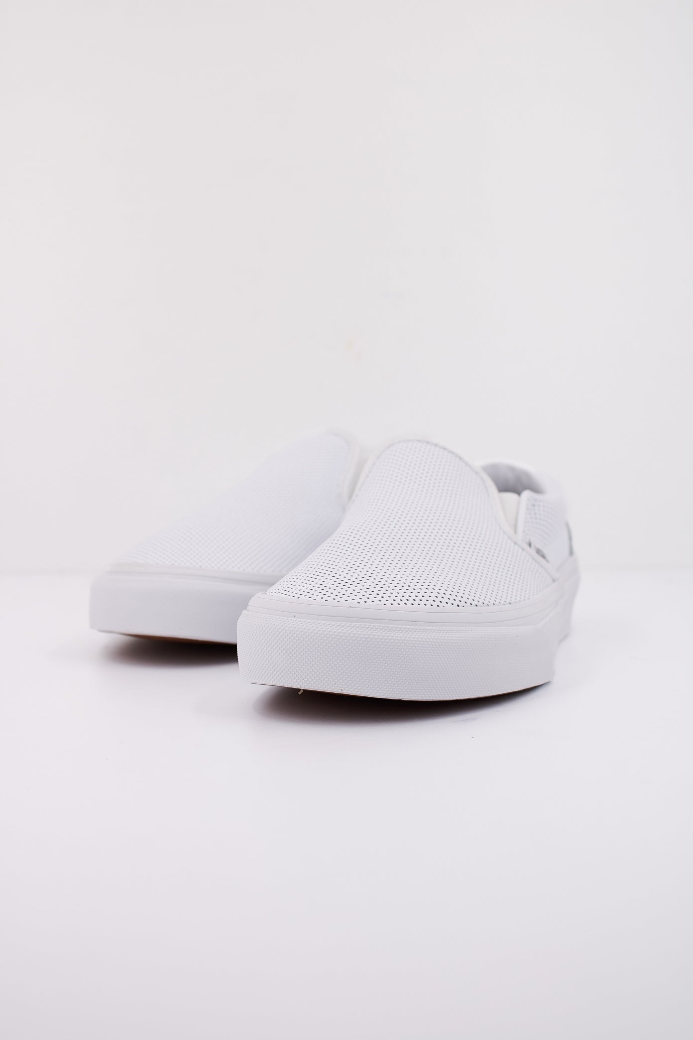 VANS CLASSIC SLIP-ON en color BLANCO  (2)