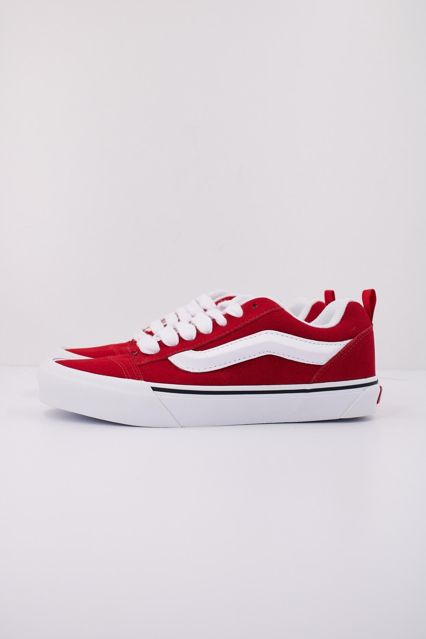 VANS KNU SKOOL en color ROJO  (1)