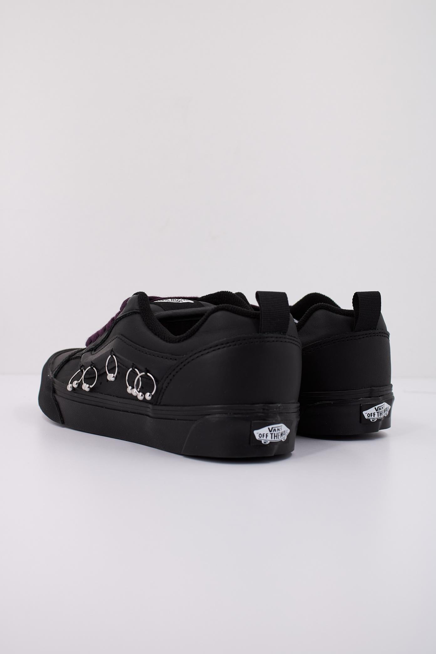 VANS KNU SKOOL YK en color NEGRO  (4)