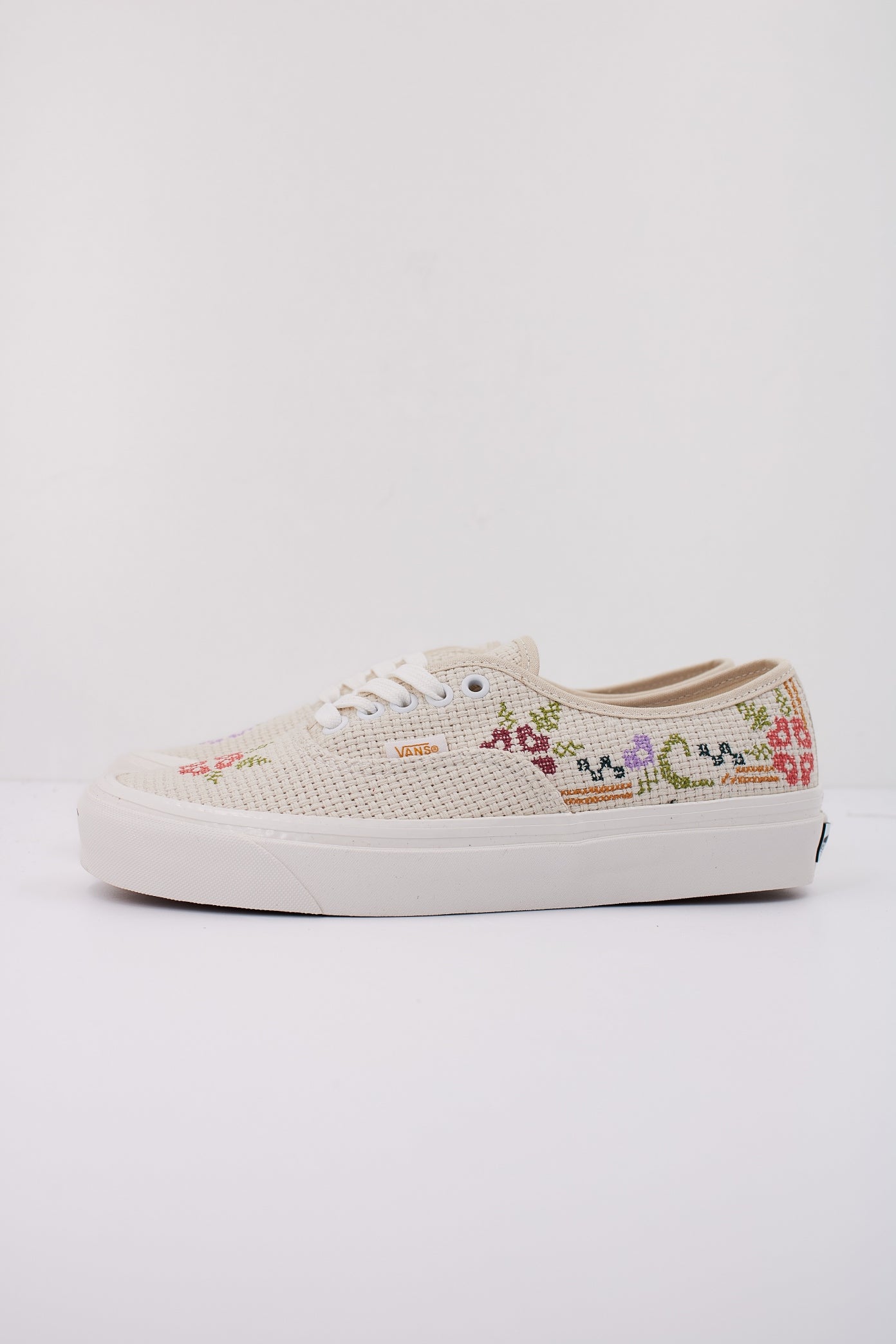 VANS UA AUTHENTIC  DX STI en color BLANCO  (1)