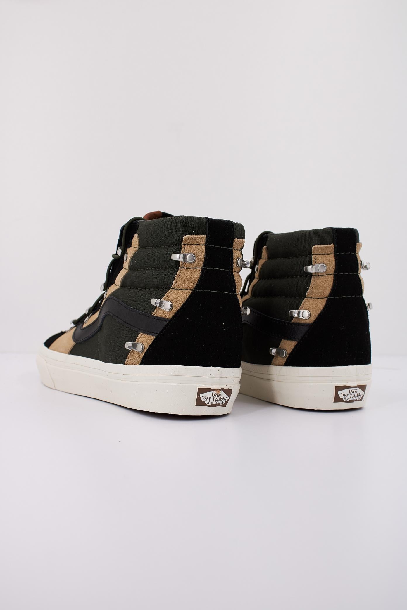 VANS SK-HI ECHO DX en color NEGRO  (4)