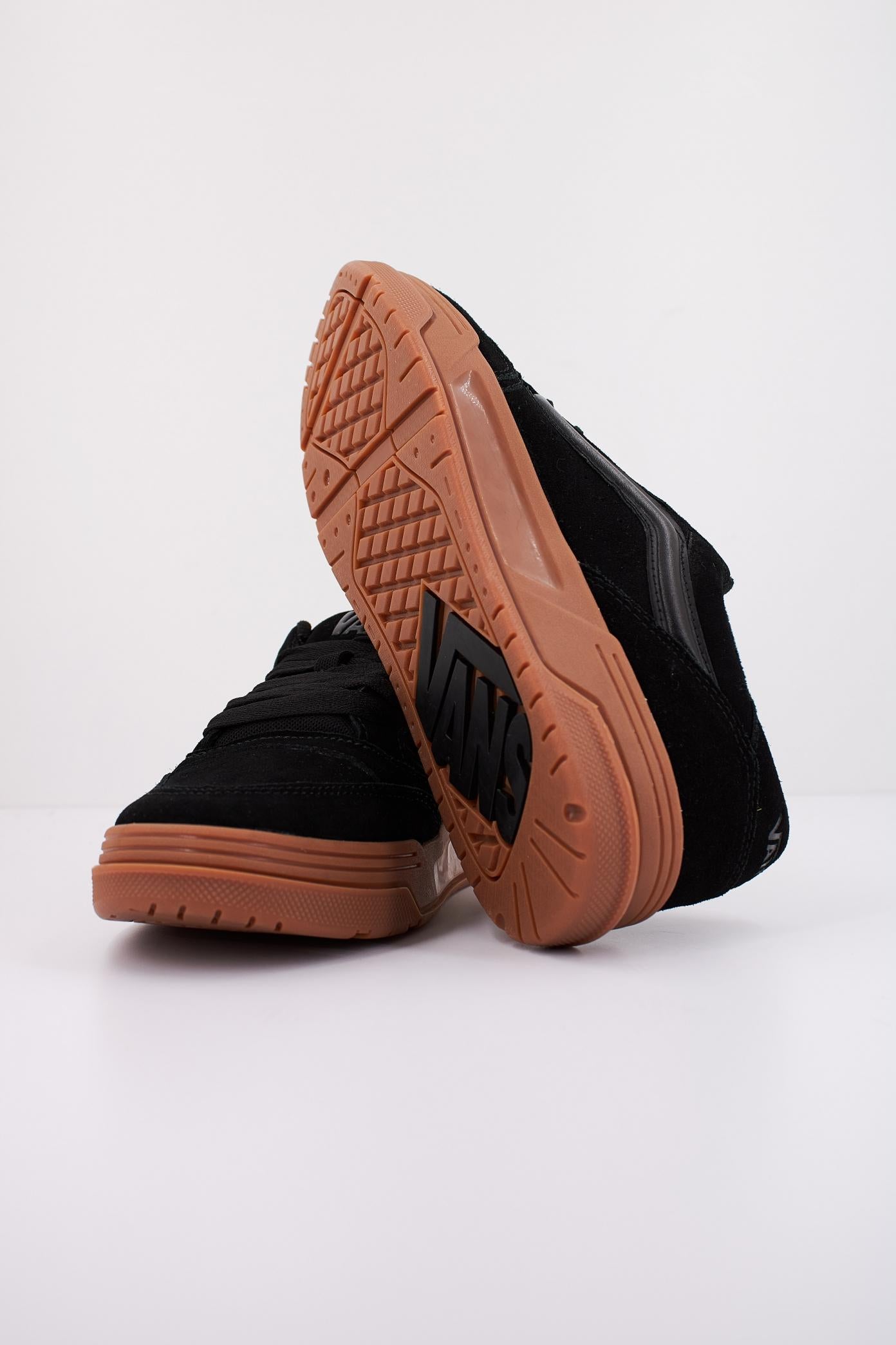 VANS HYLANE en color NEGRO  (5)