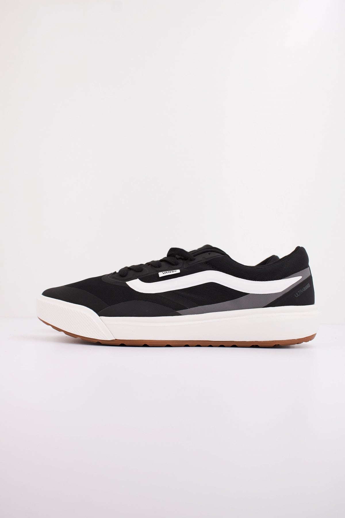 VANS MTE ULTRARANGE en color NEGRO  (1)
