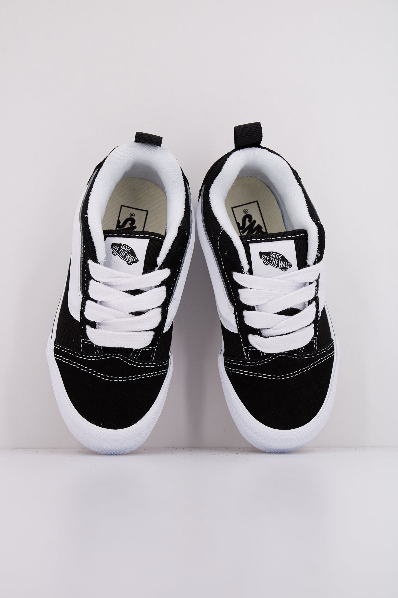 VANS KNU SKOOL en color NEGRO  (3)