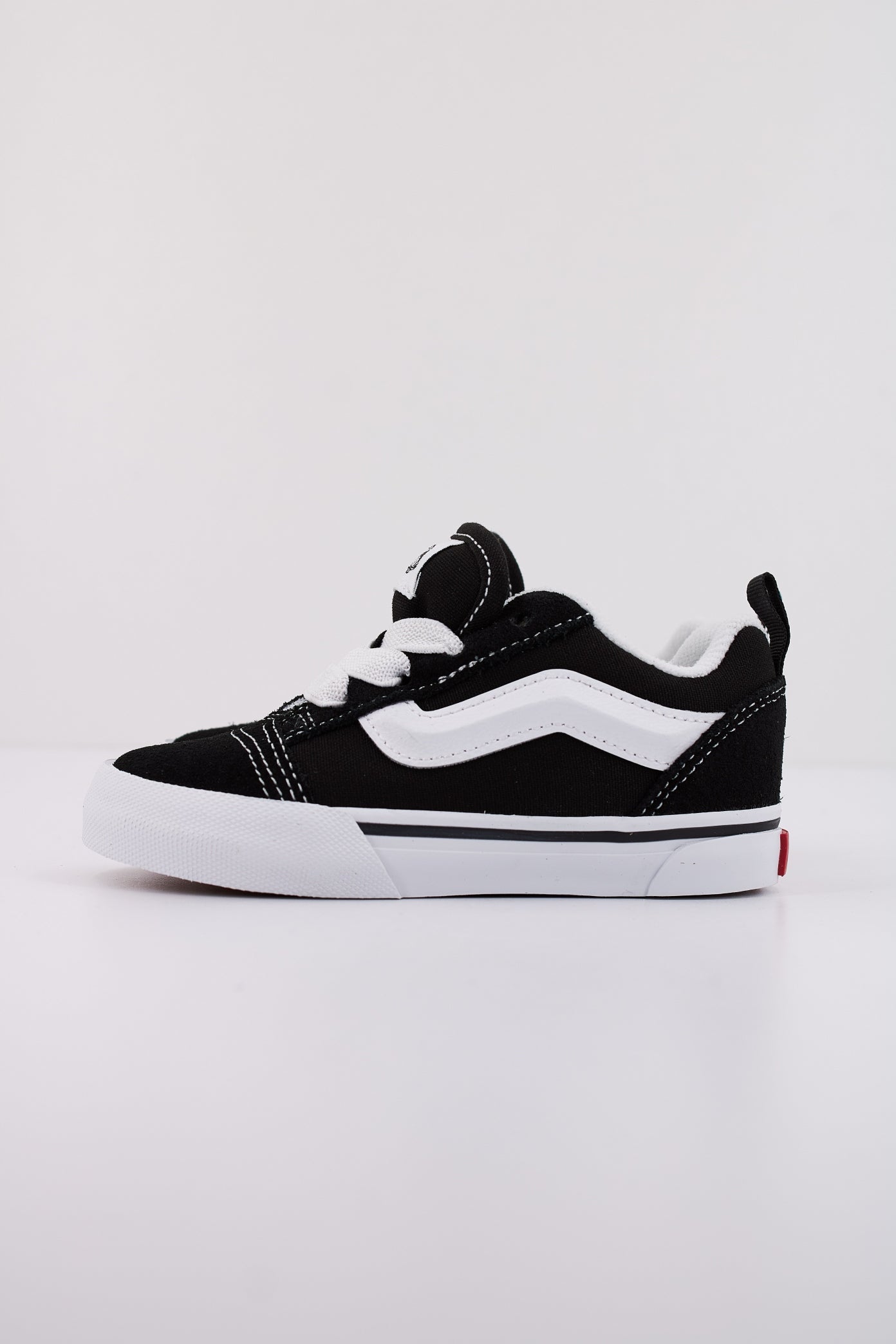 VANS KNU SKOOL ELASTIC en color NEGRO  (1)