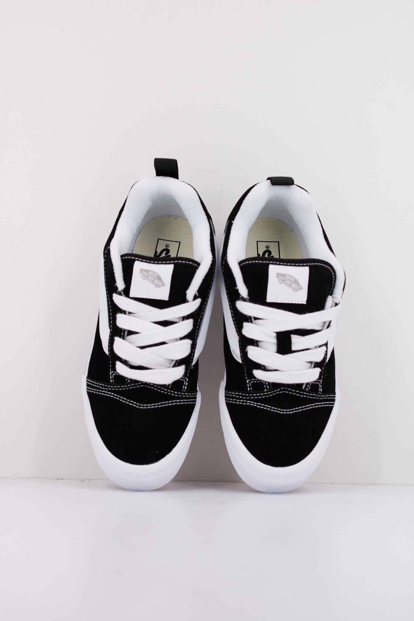 VANS KNU SKOOL en color NEGRO  (3)