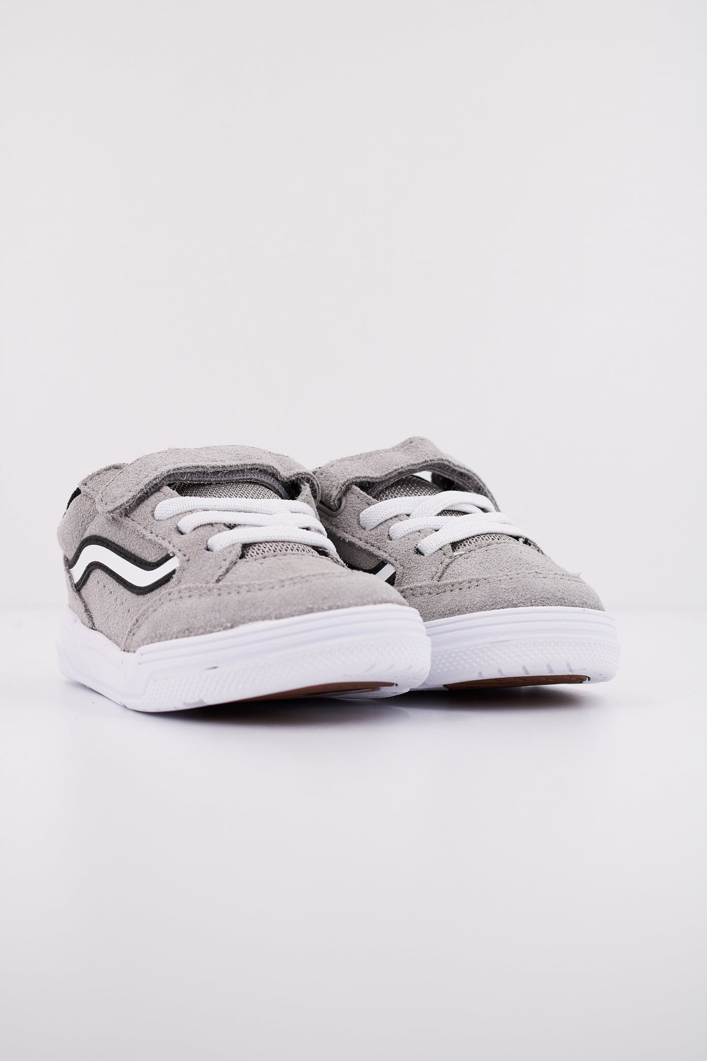 VANS HYLANE V en color GRIS  (2)
