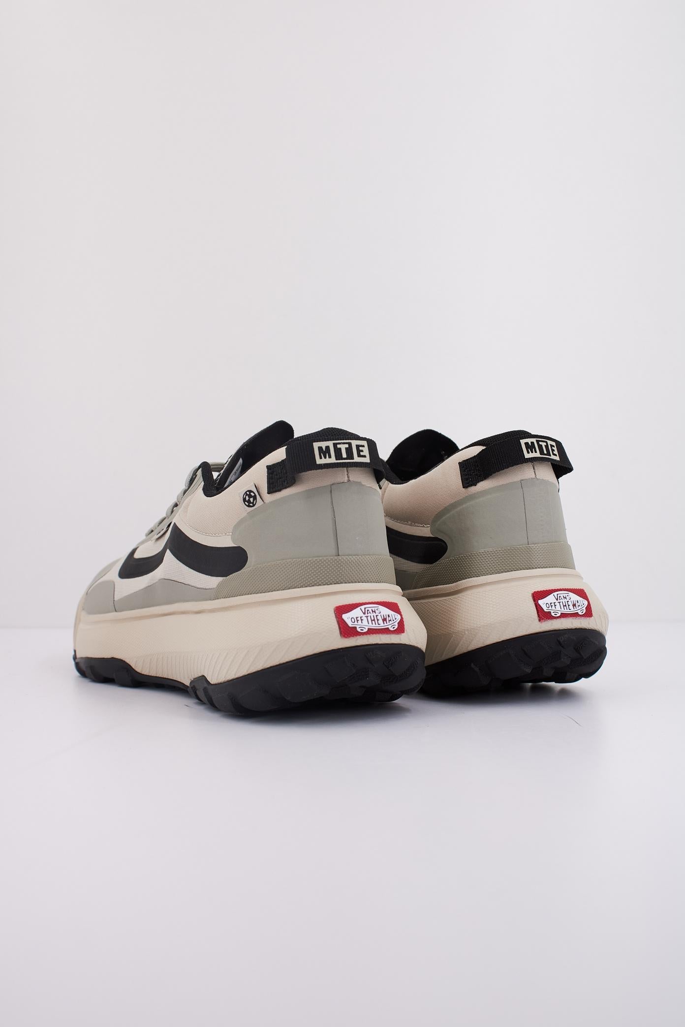 VANS MTE CROSSPATH en color VERDE  (4)