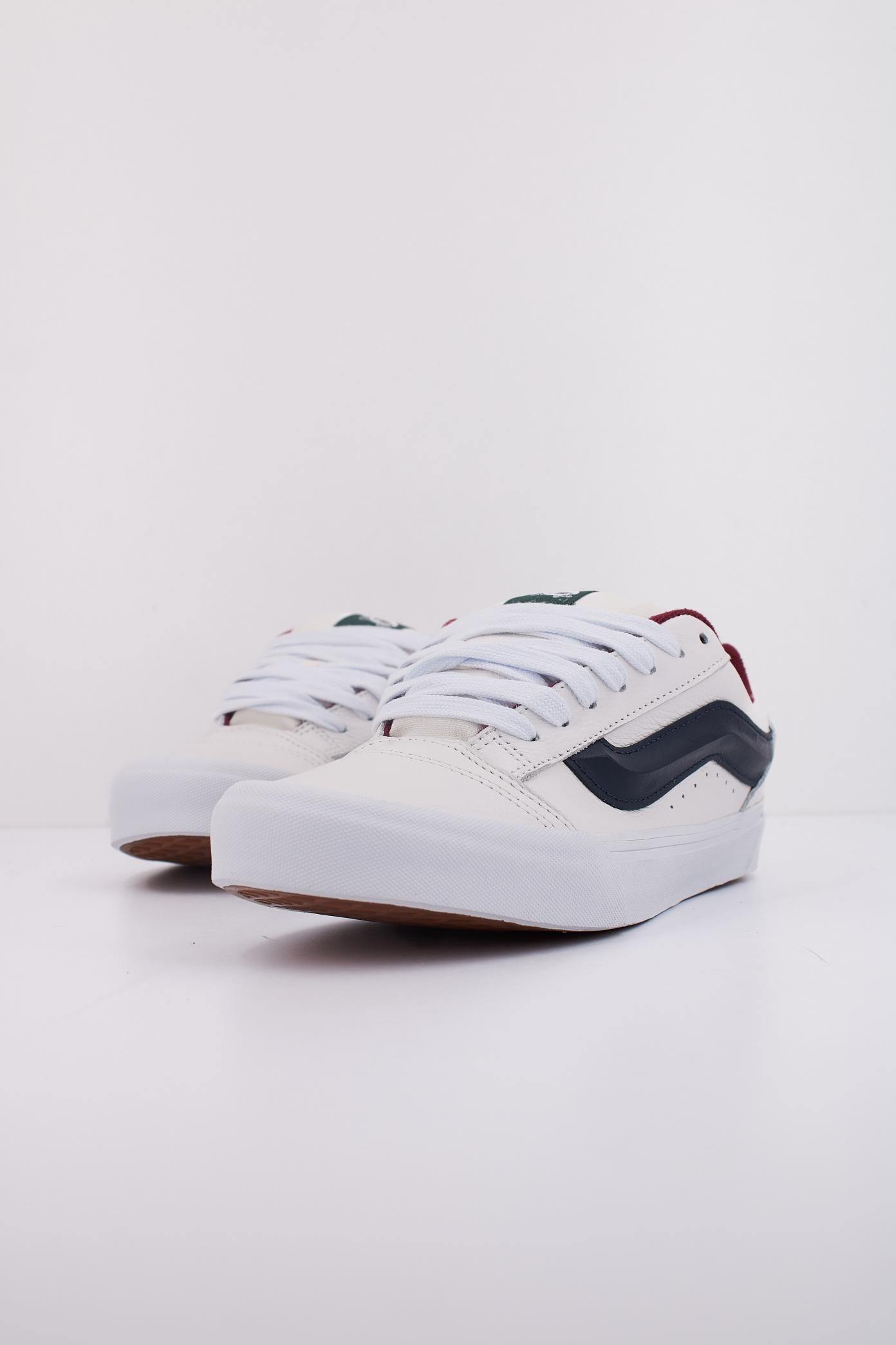 VANS KNU SKOOL en color BLANCO  (2)