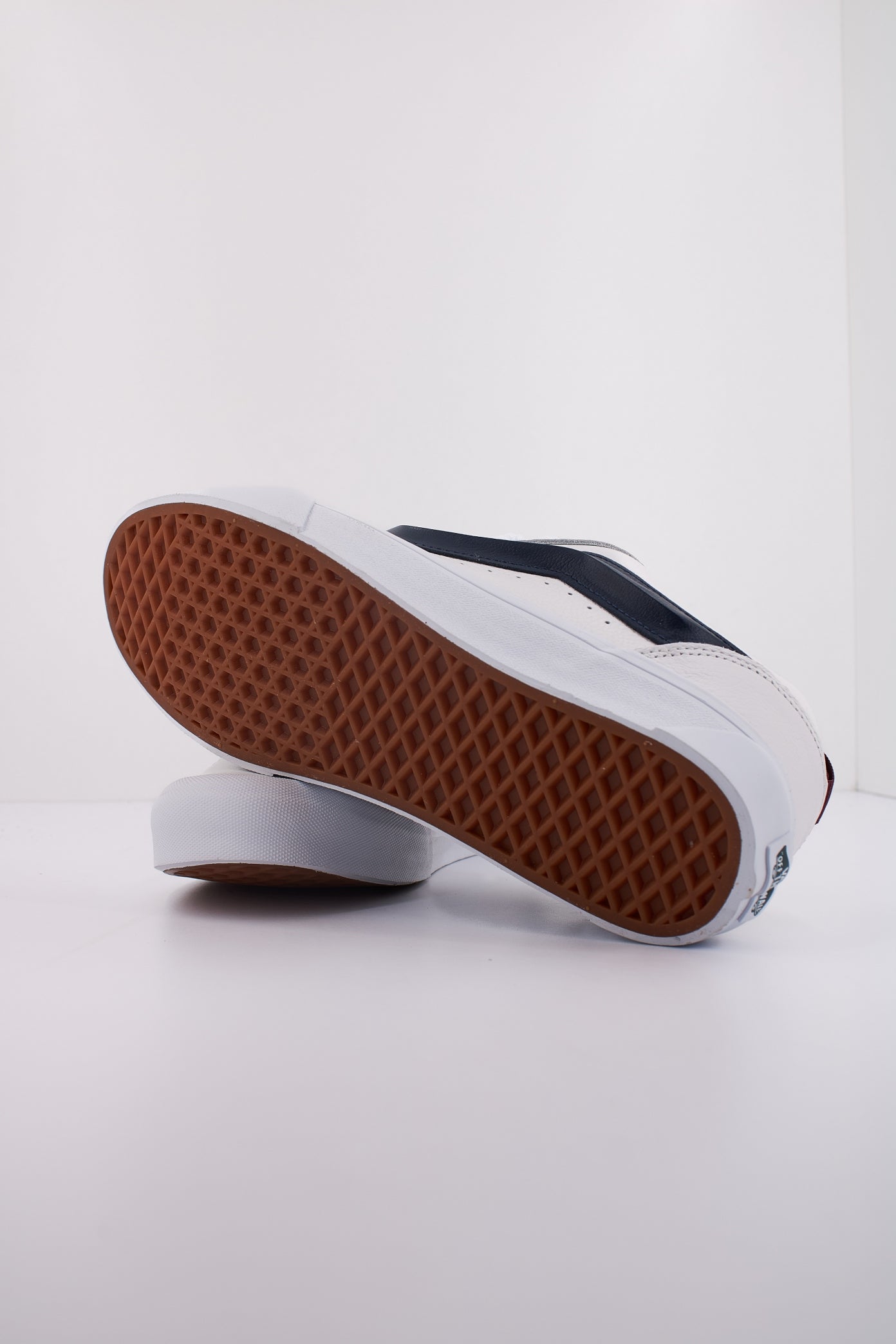VANS KNU SKOOL en color BLANCO  (5)