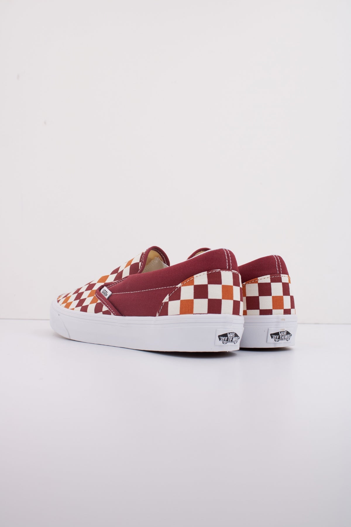 VANS CLASSIC SLIP-ON en color ROJO  (4)