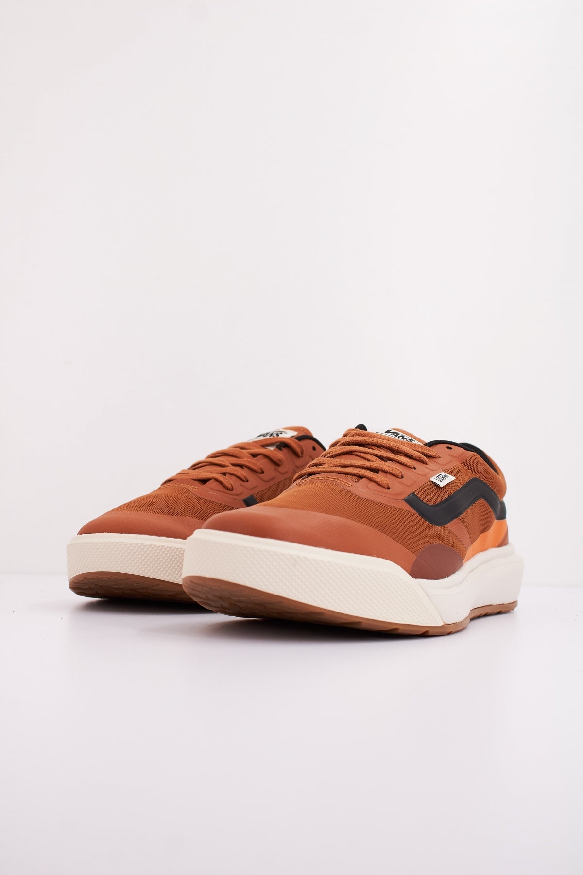 VANS MTE ULTRARANGE . RW en color MARRON  (2)