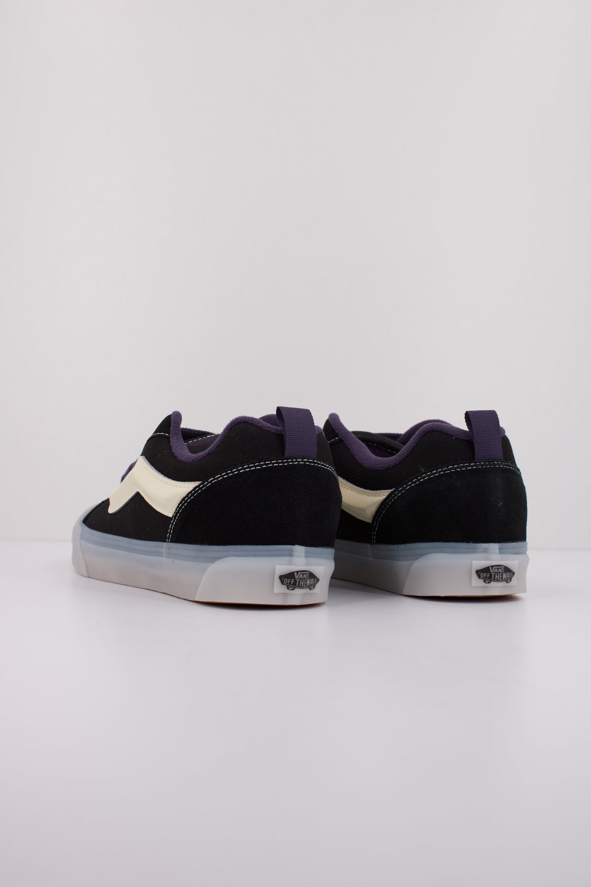 VANS KNU SKOOL en color NEGRO  (4)