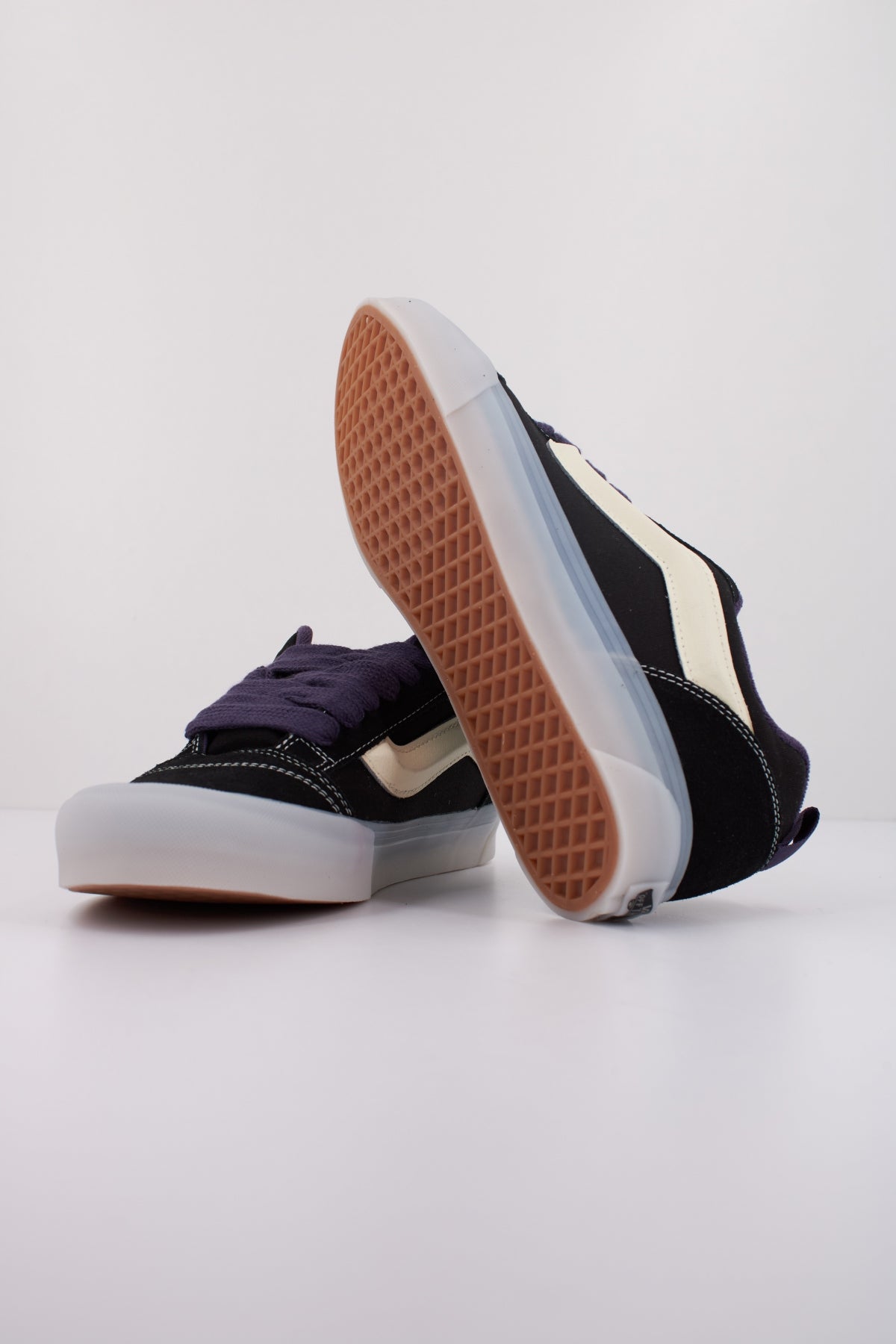 VANS KNU SKOOL en color NEGRO  (5)