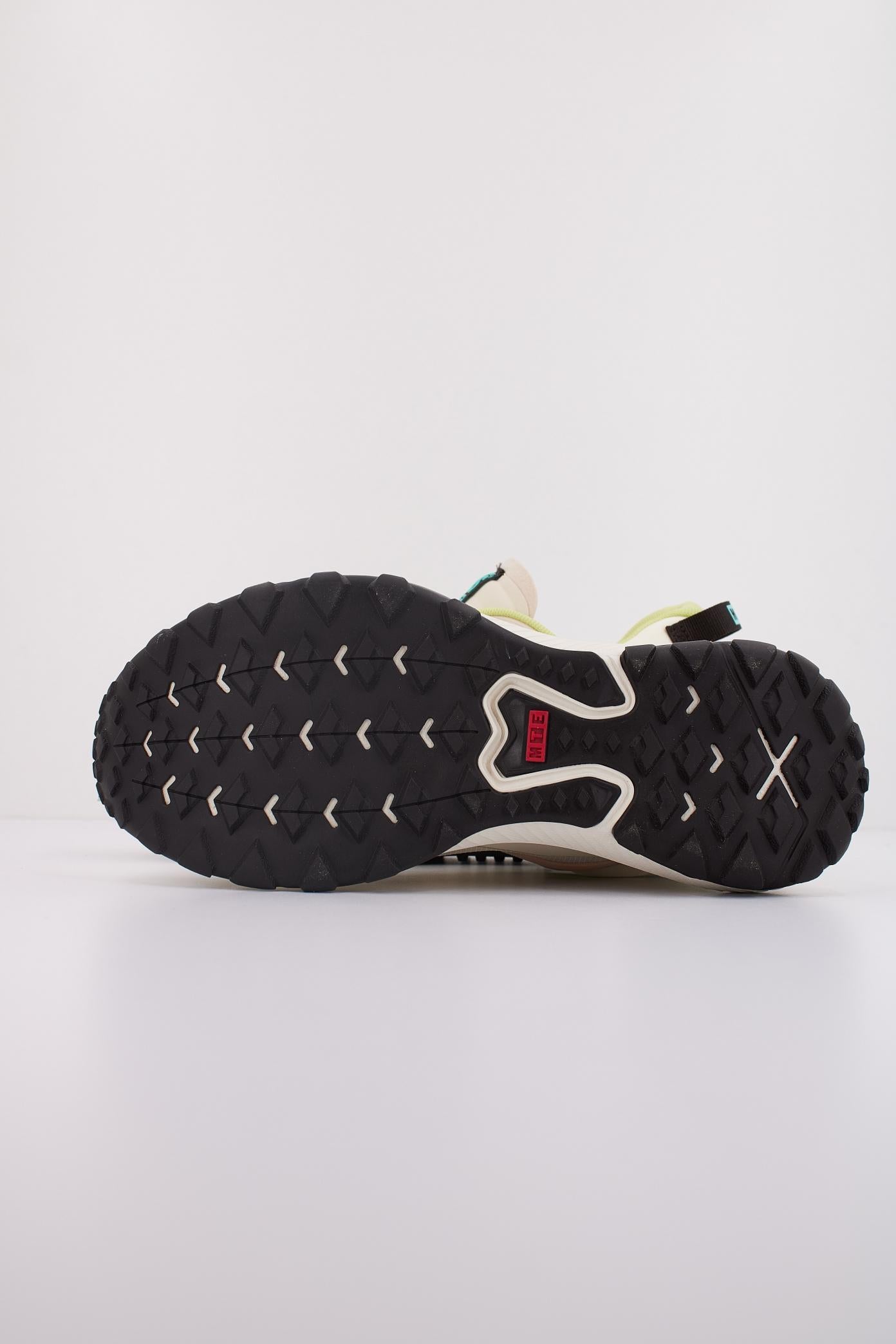VANS MTE CROSSPATH en color BEIS  (5)