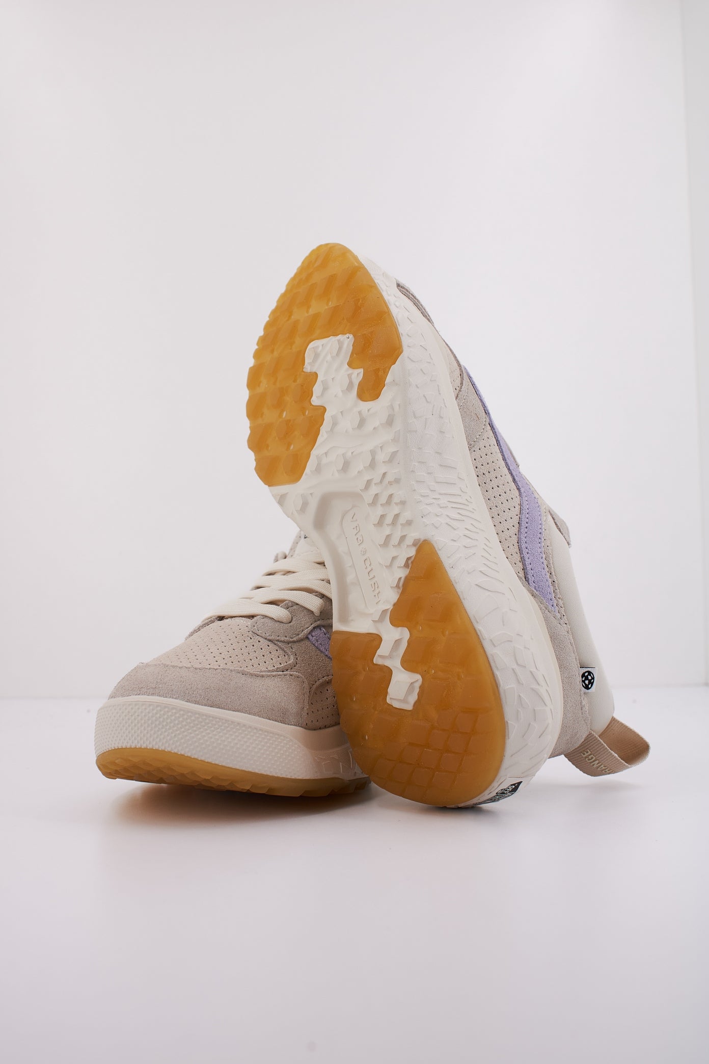 VANS MTE ULTRARANGE NEO VR en color BEIS  (5)