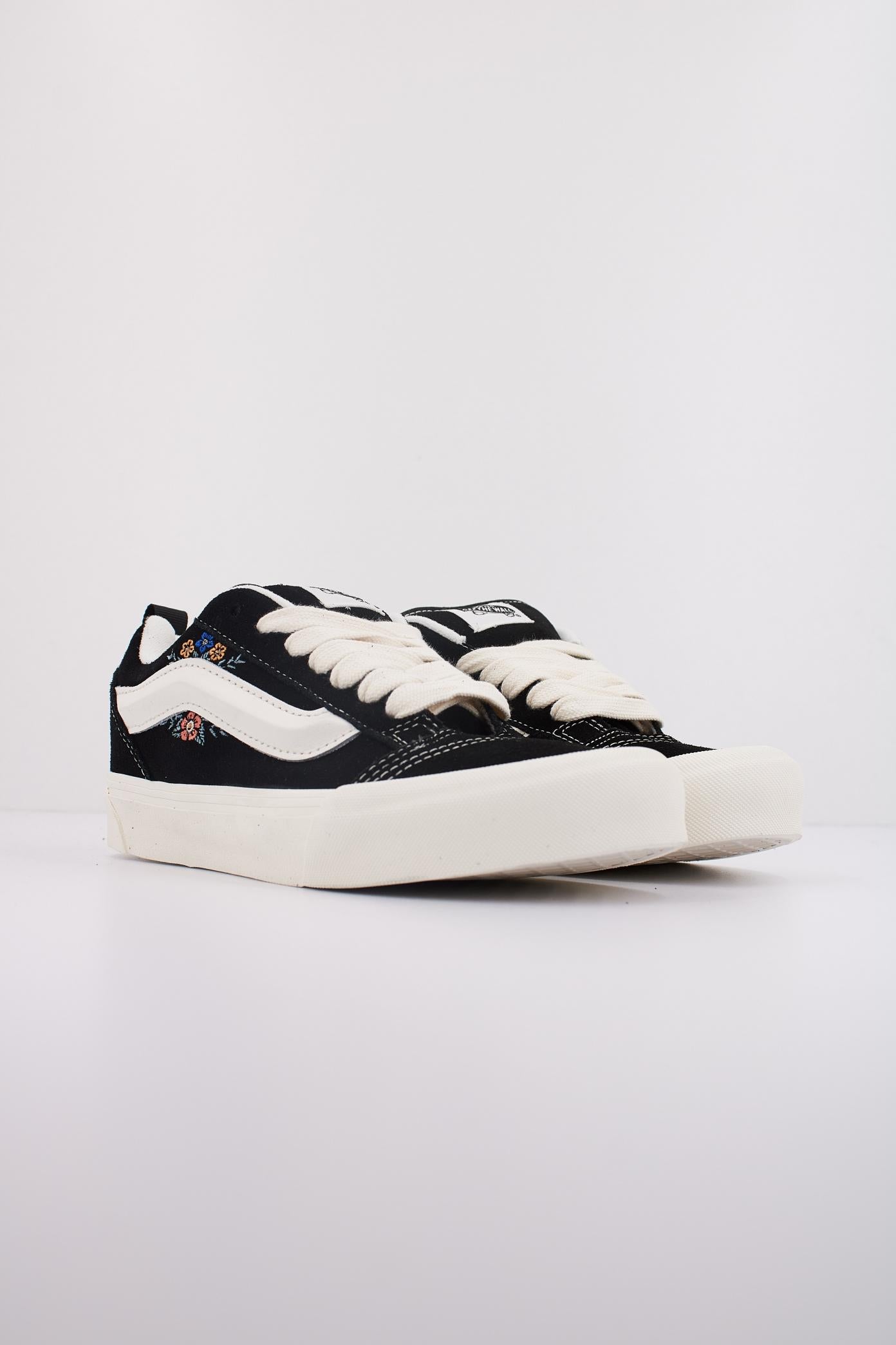 VANS KNU SKOOL en color NEGRO  (2)