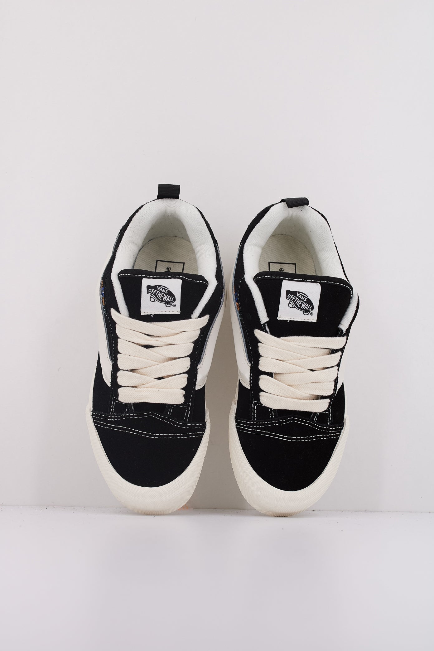 VANS KNU SKOOL en color NEGRO  (3)
