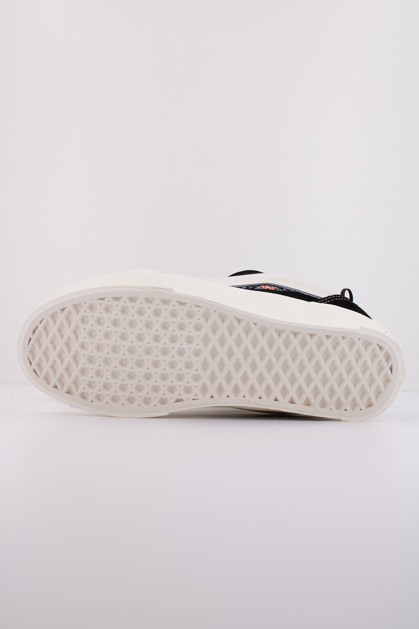 VANS KNU SKOOL en color NEGRO  (5)