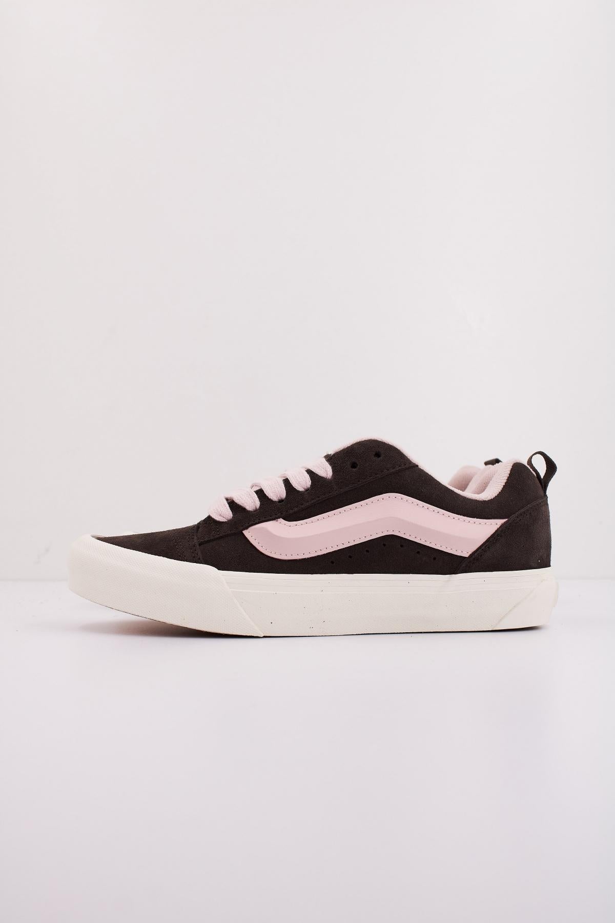 VANS KNU SKOOL en color NEGRO  (1)