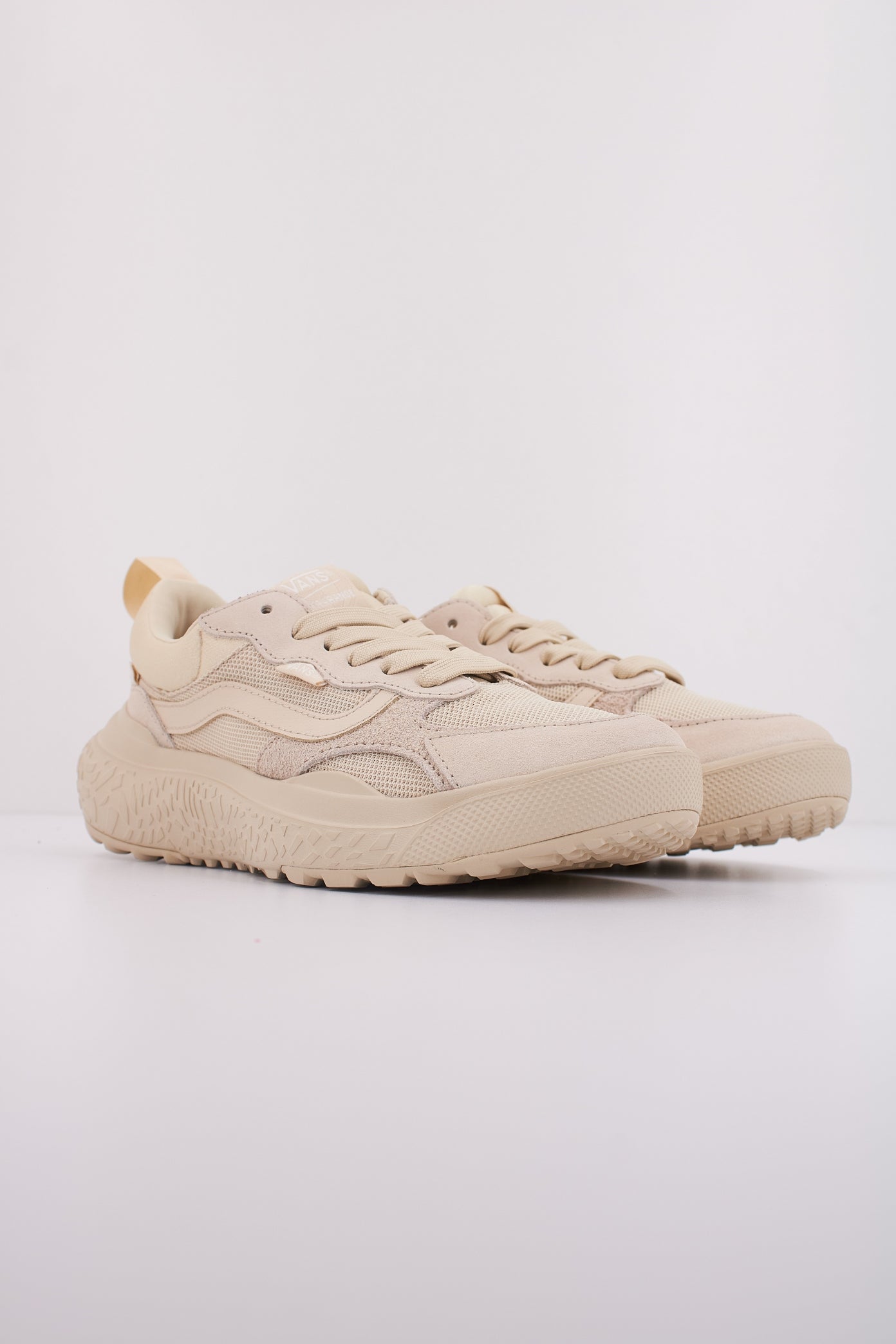 VANS MTE ULTRARANGE NEO VR en color BEIS  (2)