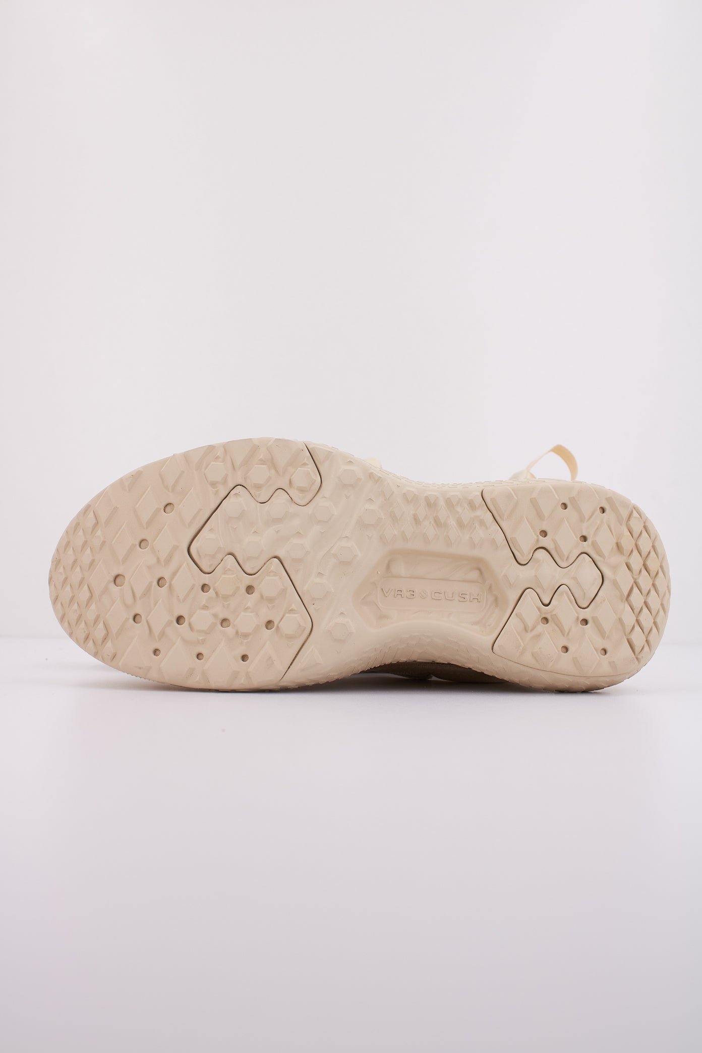 VANS MTE ULTRARANGE NEO VR en color BEIS  (5)