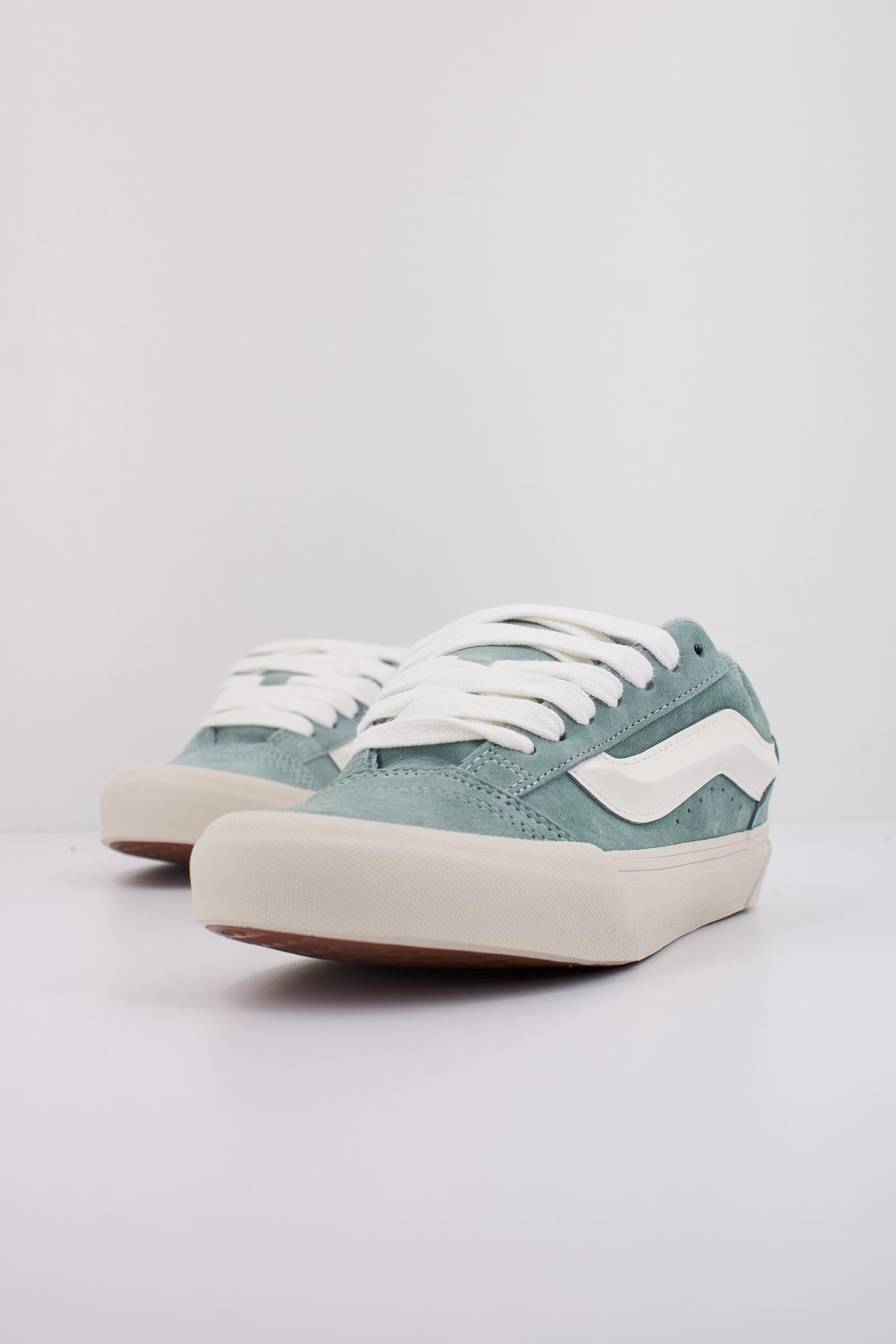 VANS KNU SKOOL PIG SUEDE en color VERDE  (2)