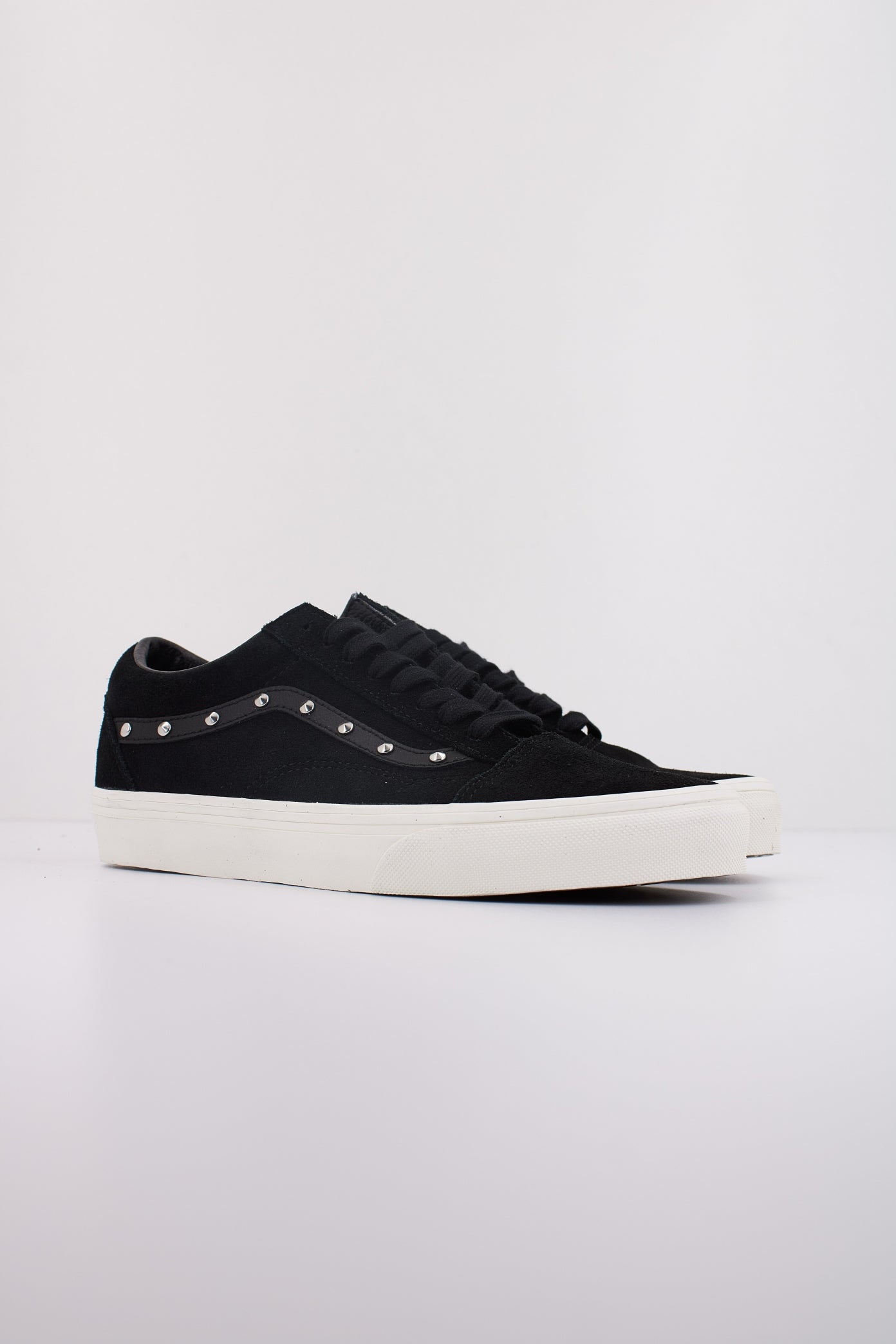 VANS OLD SKOOL en color NEGRO  (2)