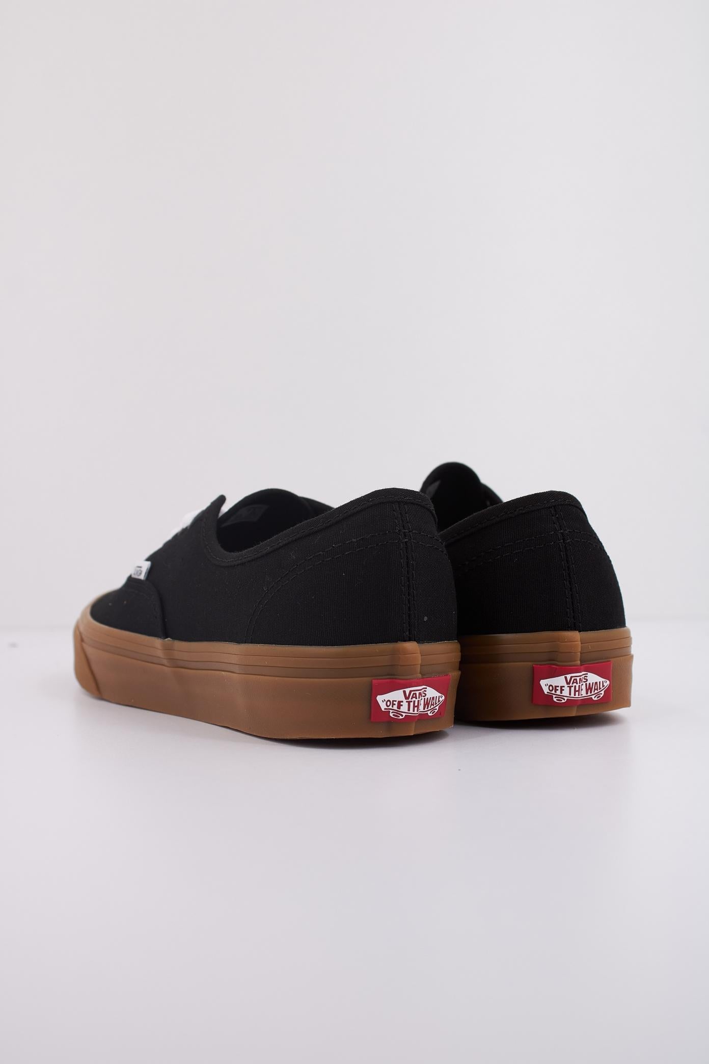 VANS AUTHENTIC en color NEGRO  (4)