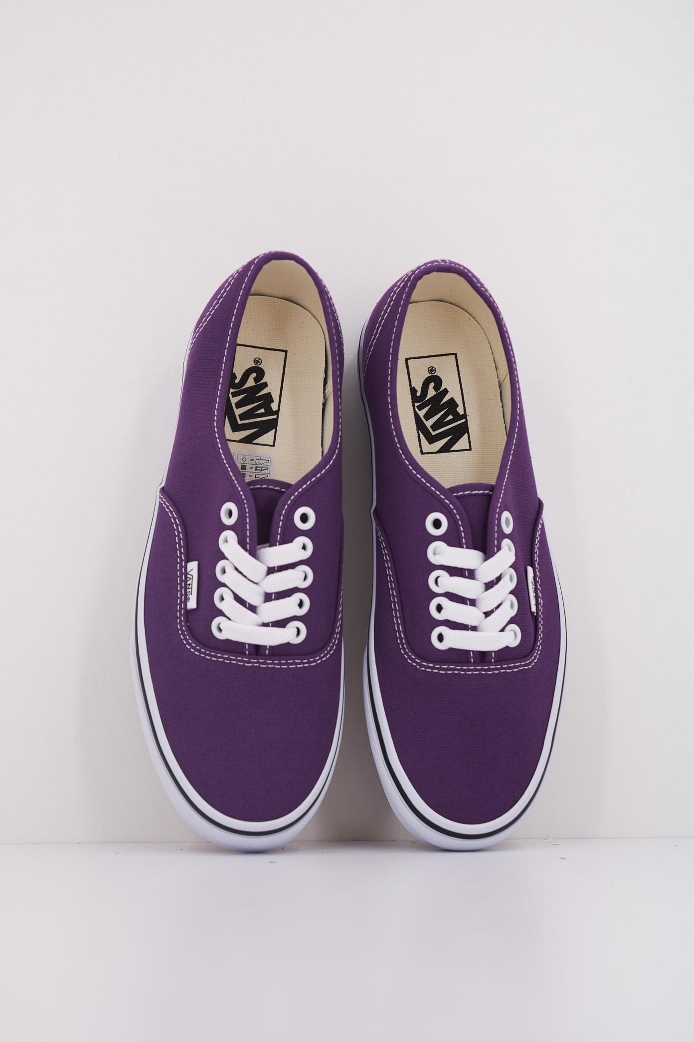 VANS AUTHENTIC  en color VIOLETA  (3)
