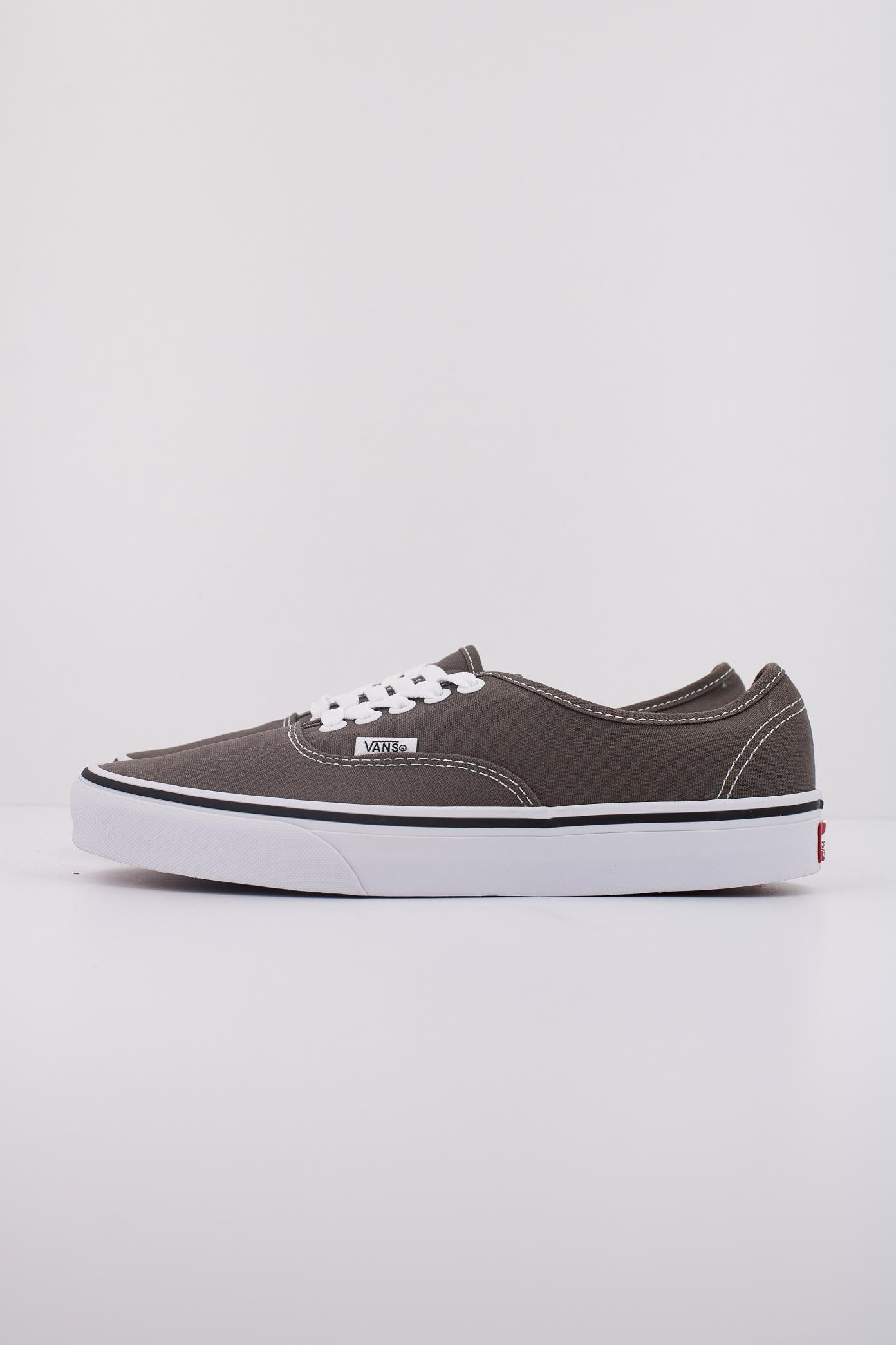 VANS AUTHENTIC  en color MARRON  (1)
