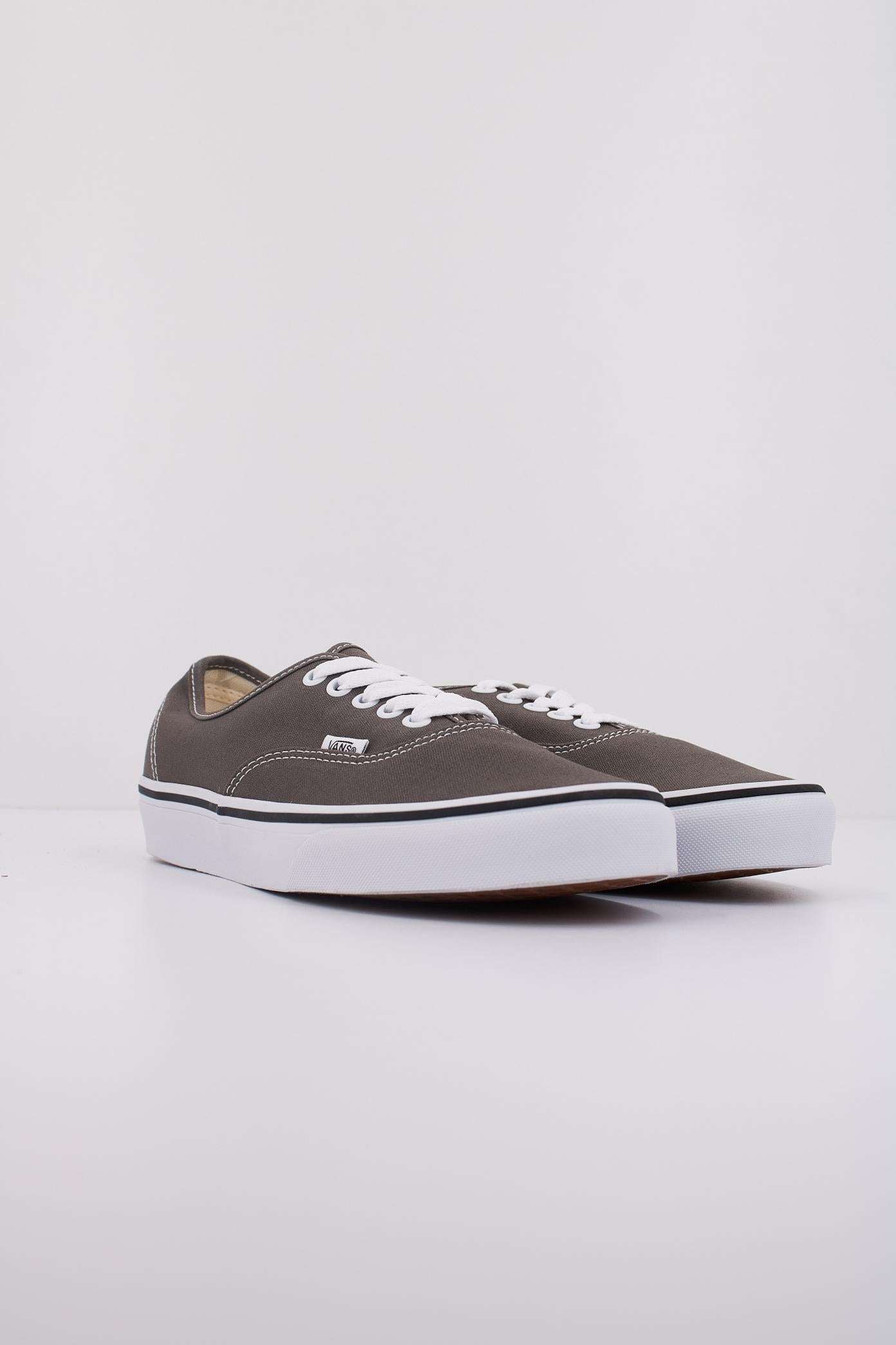 VANS AUTHENTIC  en color MARRON  (2)