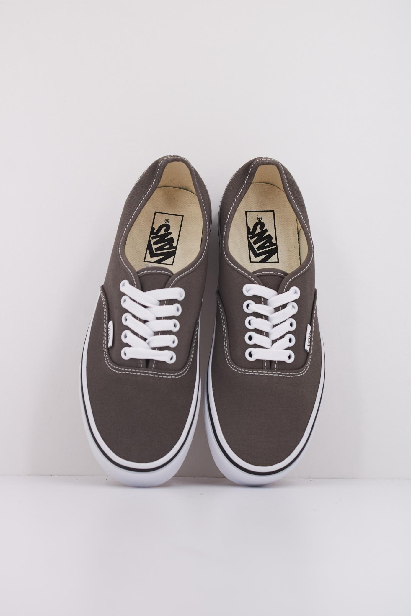 VANS AUTHENTIC  en color MARRON  (3)