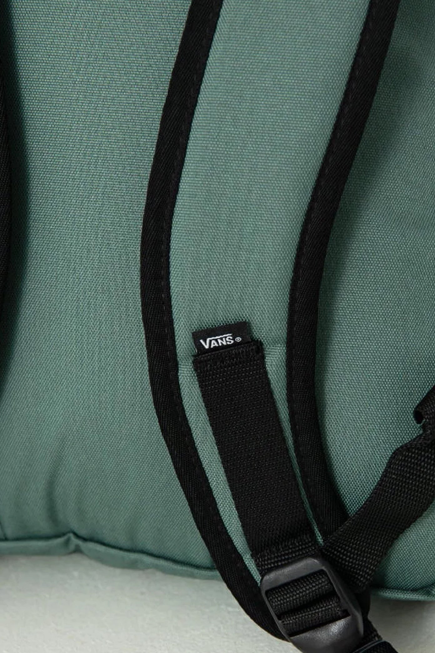 VANS OLD SKOOL BACKPACK en color VERDE  (5)