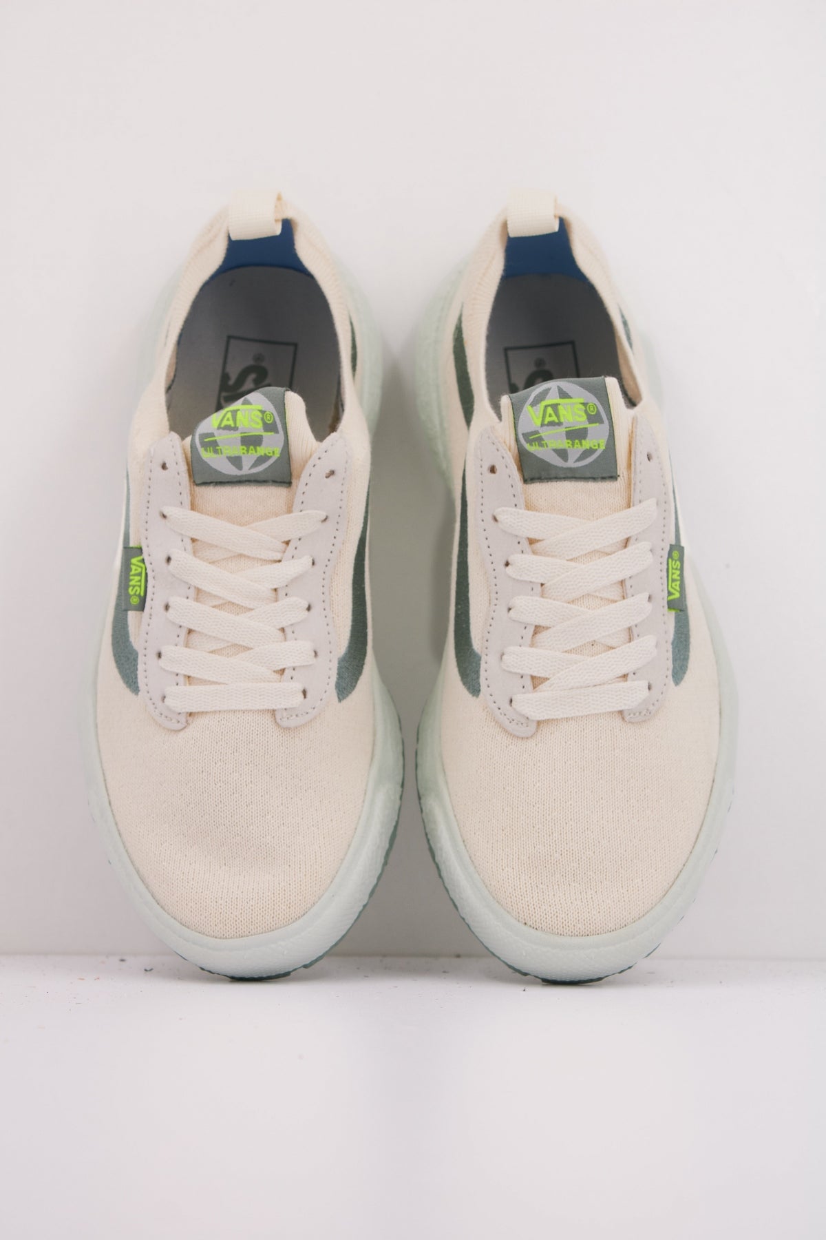 VANS MTE ULTRARANGE VR en color BLANCO  (3)