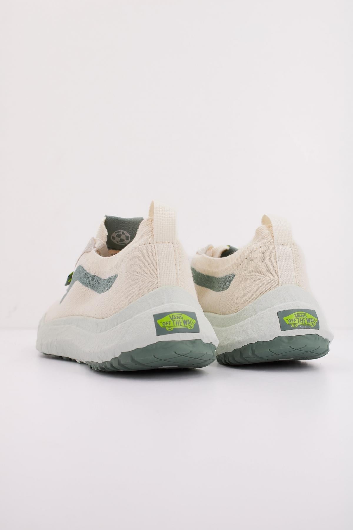 VANS MTE ULTRARANGE VR en color BLANCO  (4)