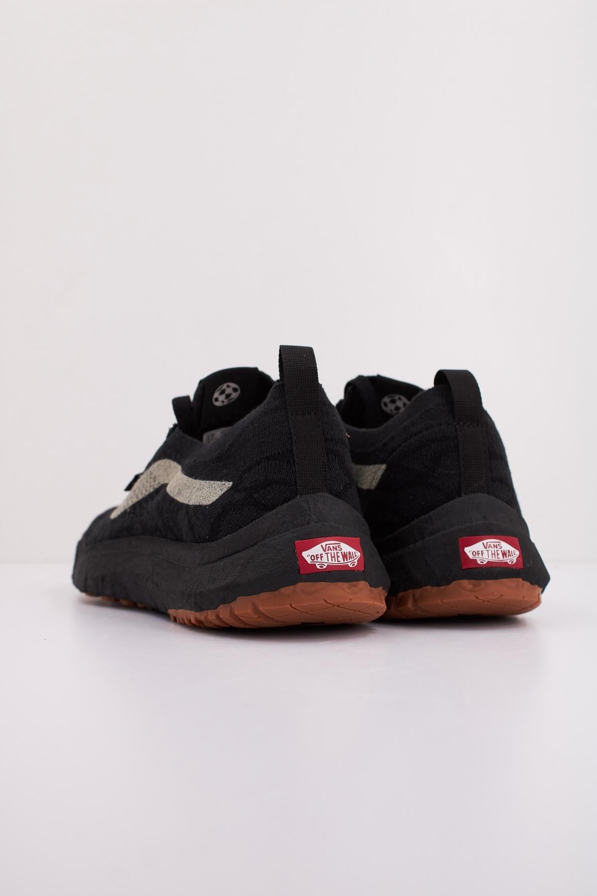 VANS ULTRARANGE VR en color NEGRO  (4)