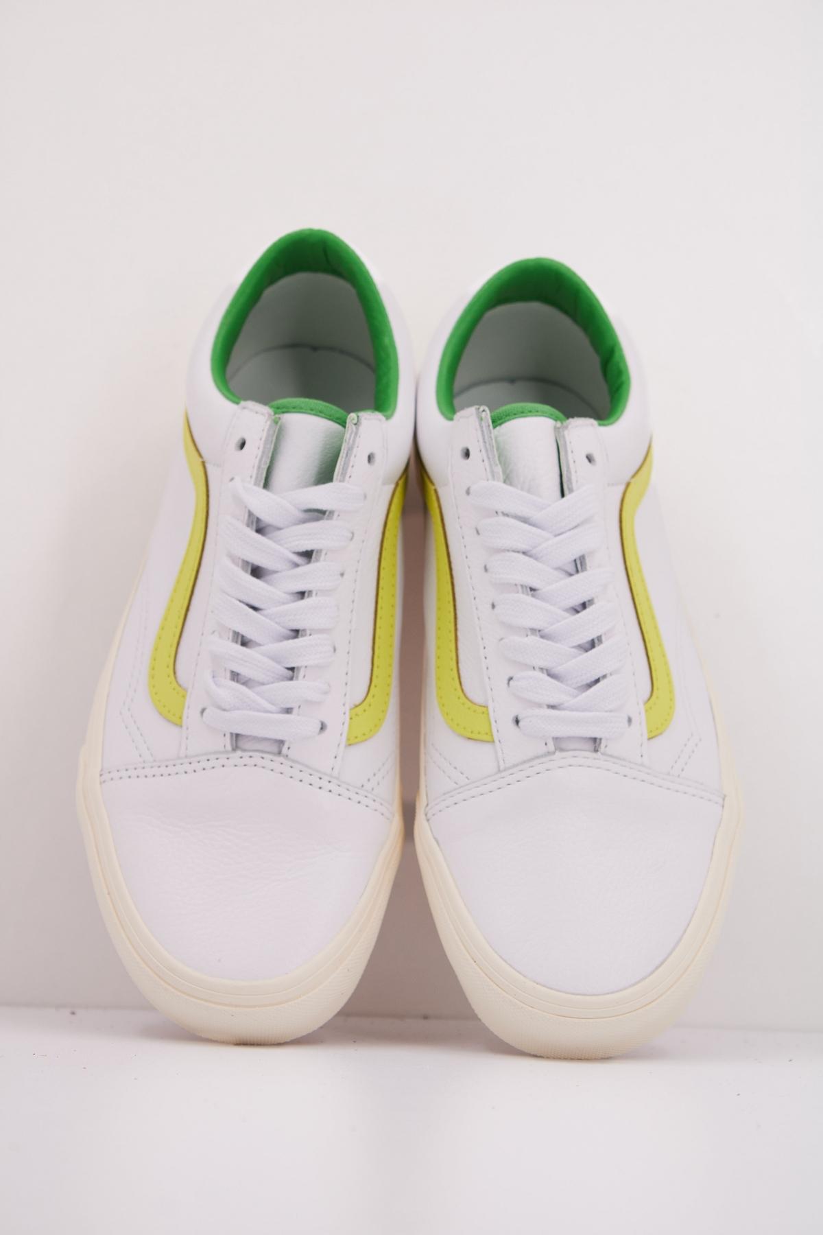 VANS UA OLD SKOOL PREMIUM L en color BLANCO  (3)