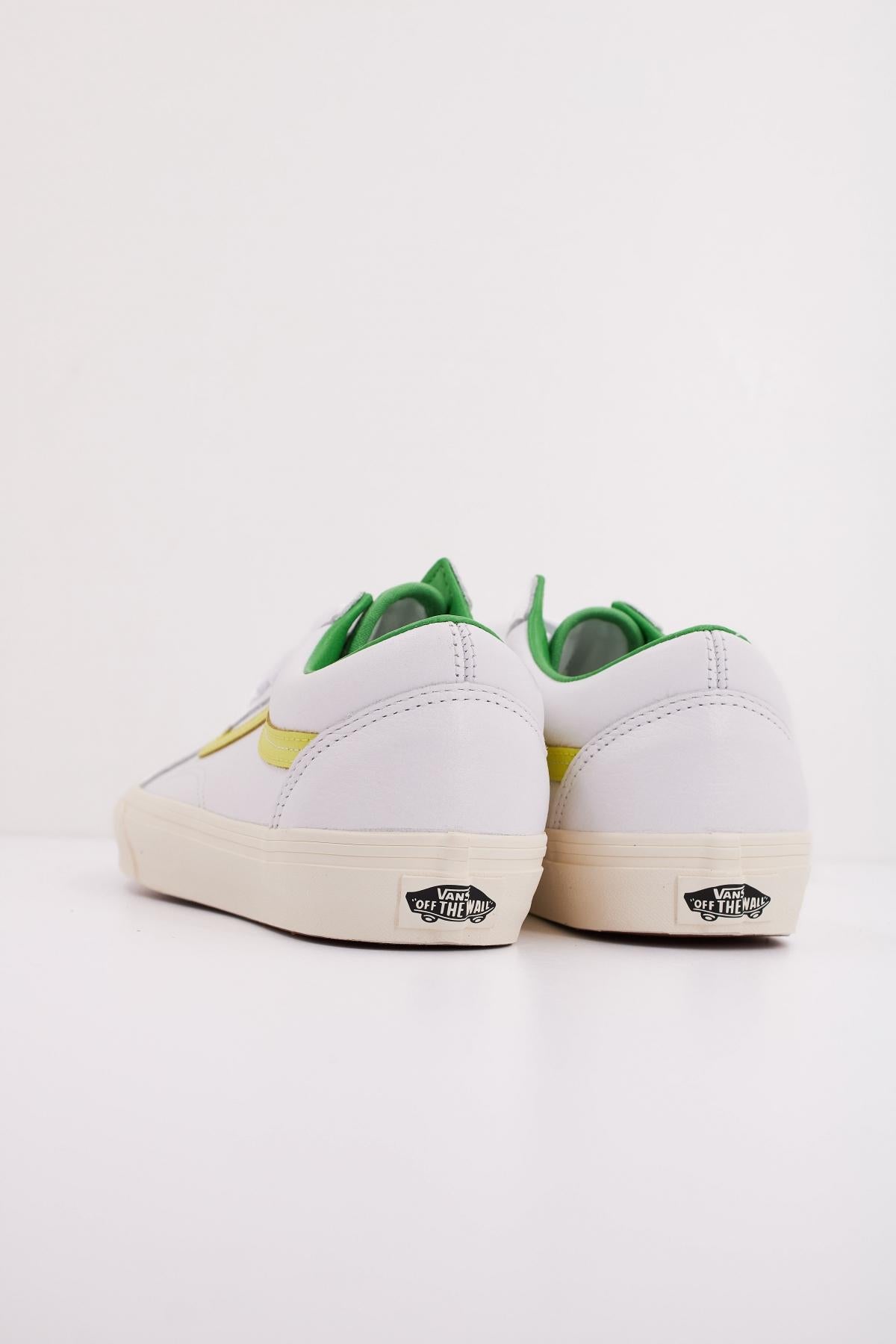 VANS UA OLD SKOOL PREMIUM L en color BLANCO  (4)