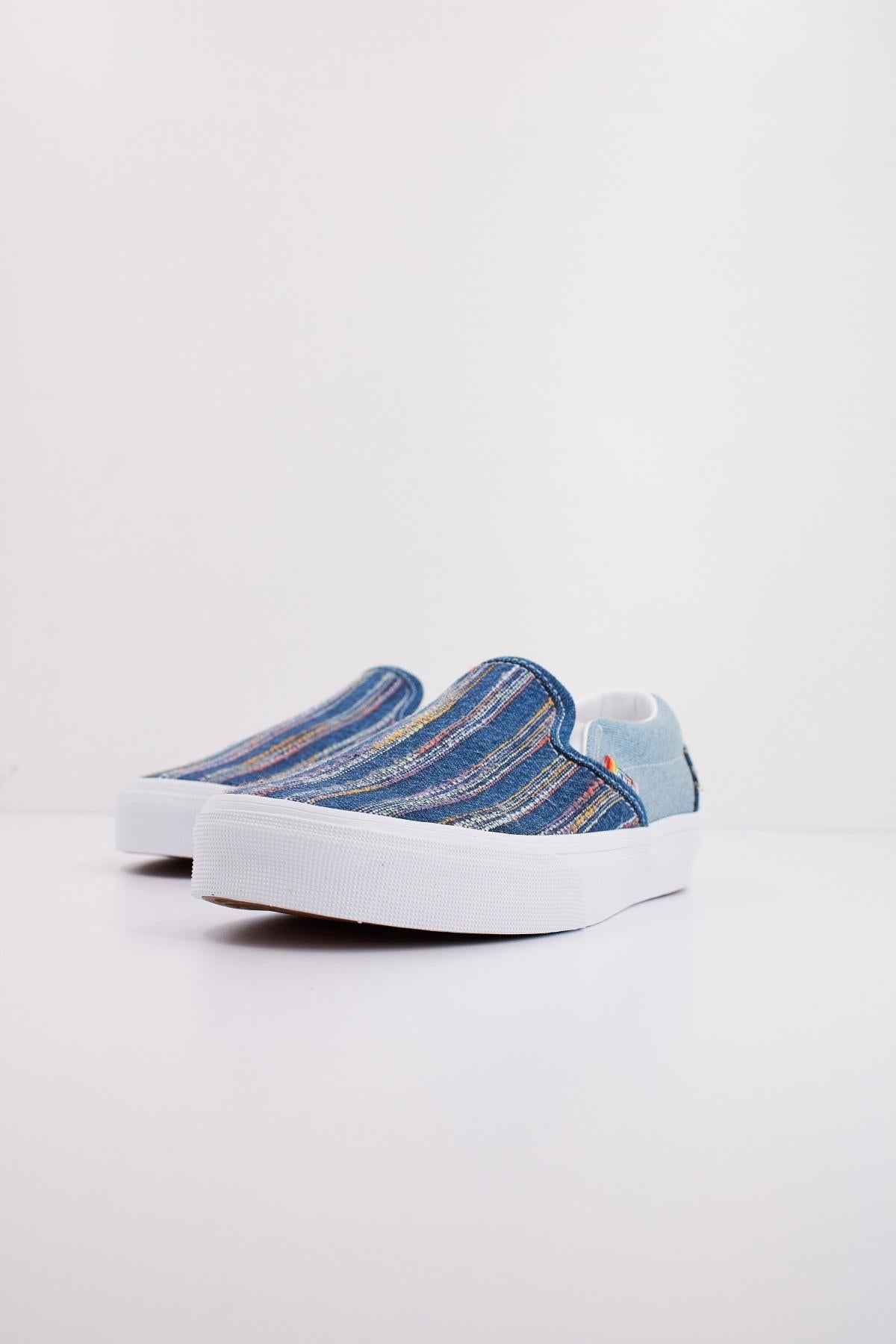 VANS CLASSIC SLIP-ON GETHE en color AZUL  (2)