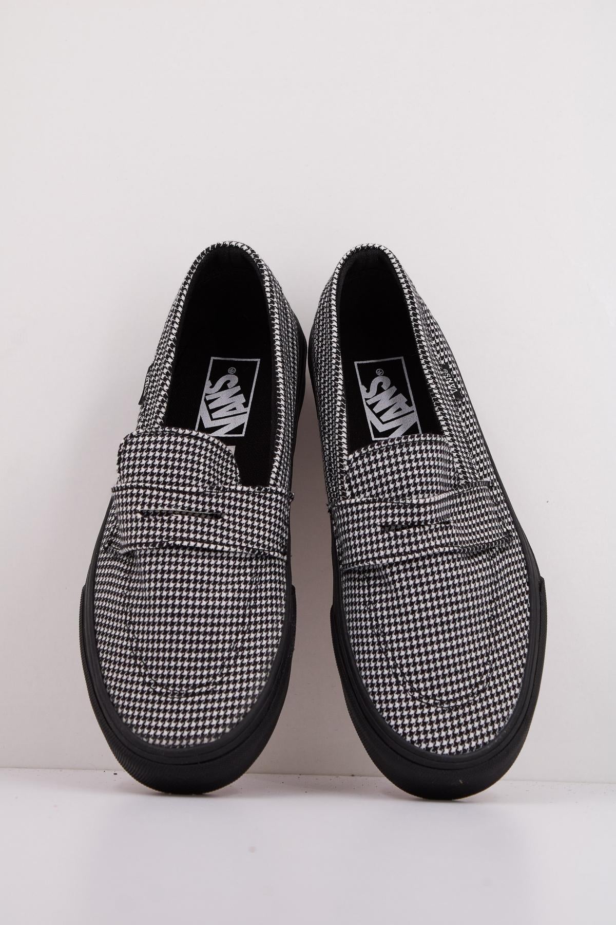 VANS STYLE  PLAID en color NEGRO  (3)