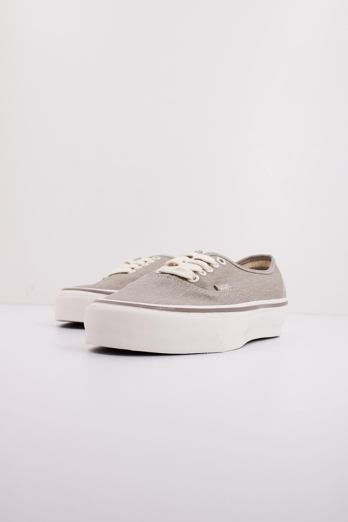 VANS MTE AUTHENTIC REISSUE en color MARRON CLARO  (2)