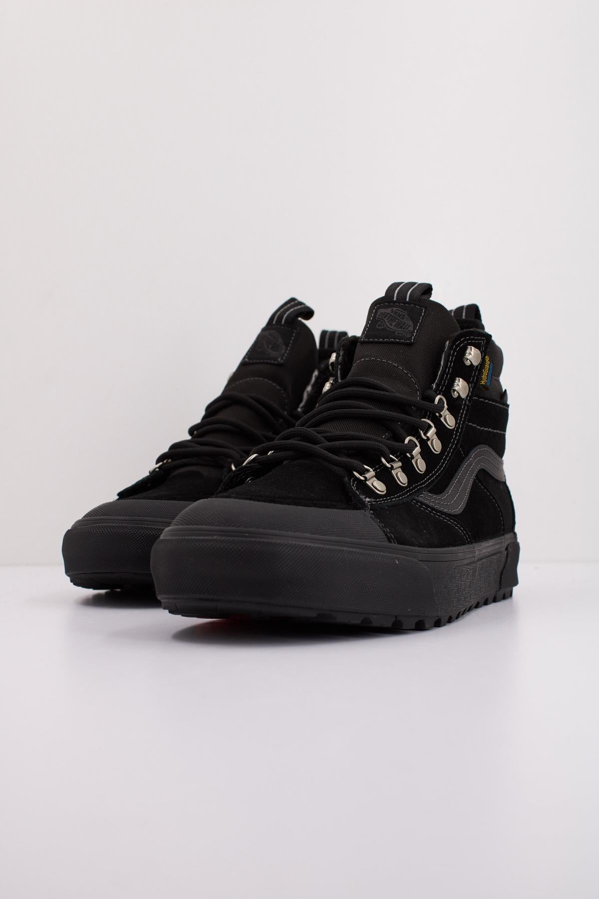 VANS MTE SK-HI DR WATERPRO en color NEGRO  (2)