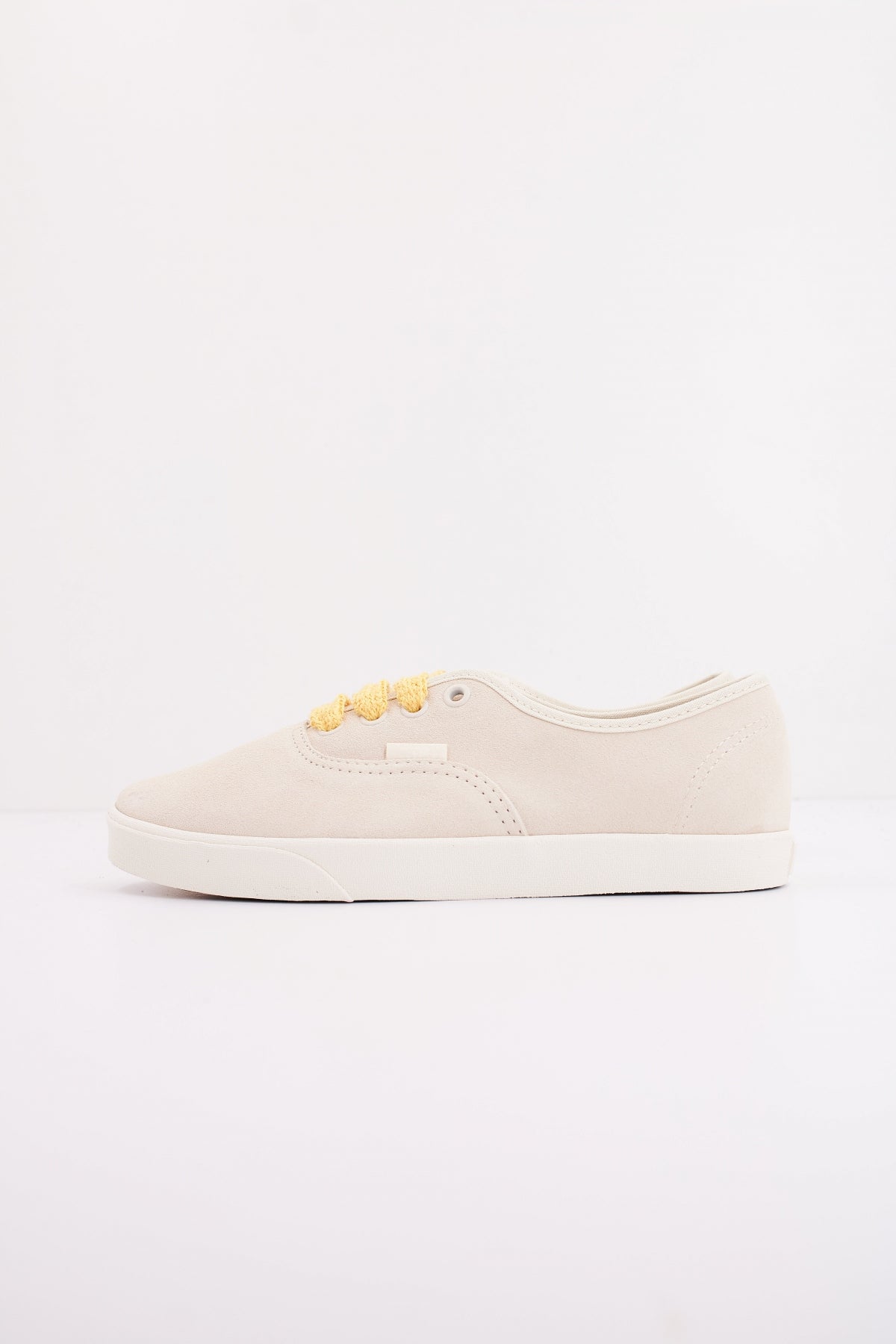 VANS AUTHENTIC LOWPRO FAT L en color BEIS  (1)