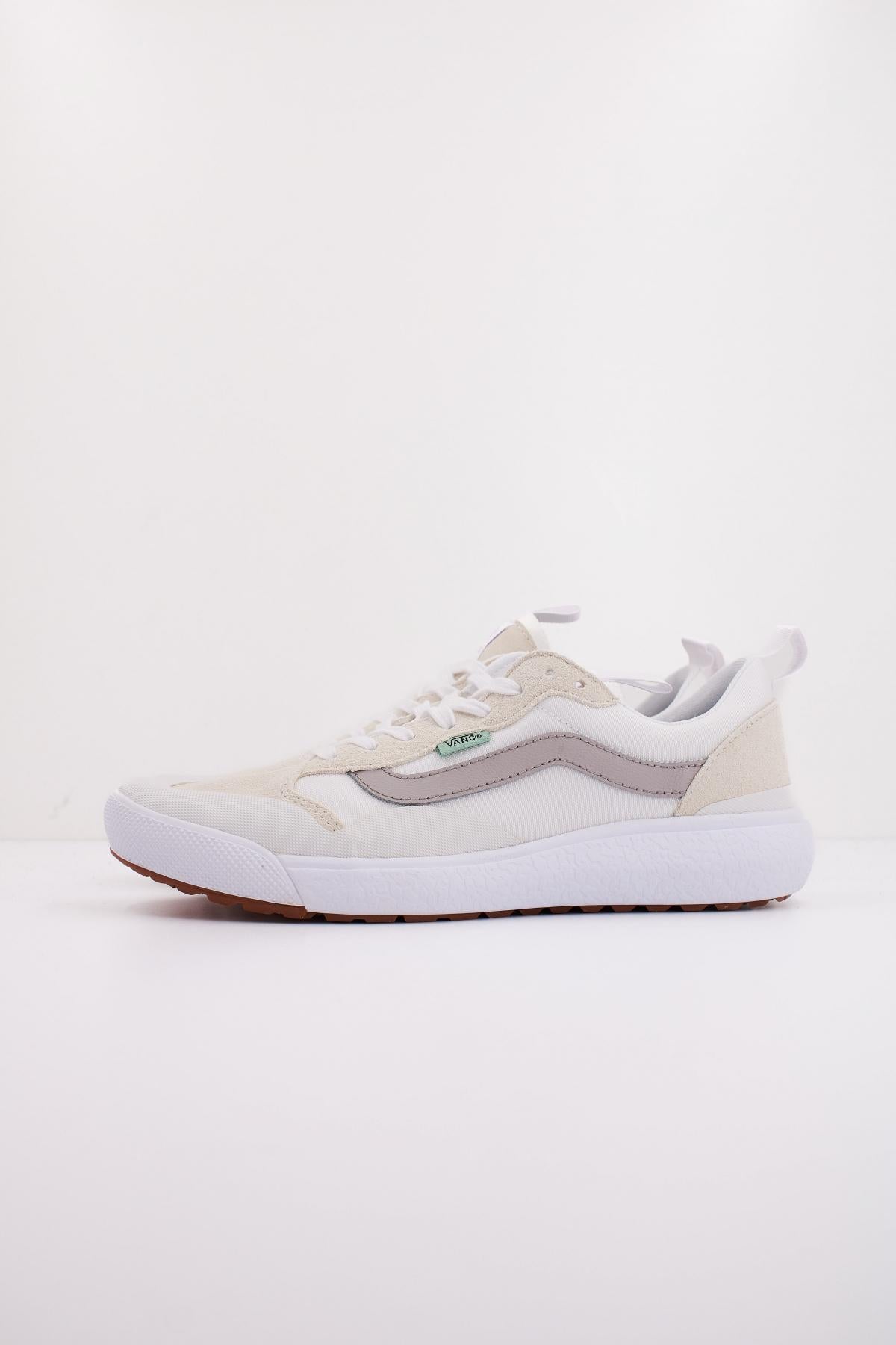 VANS UA ULTRARANGE EXO SE en color BLANCO  (1)