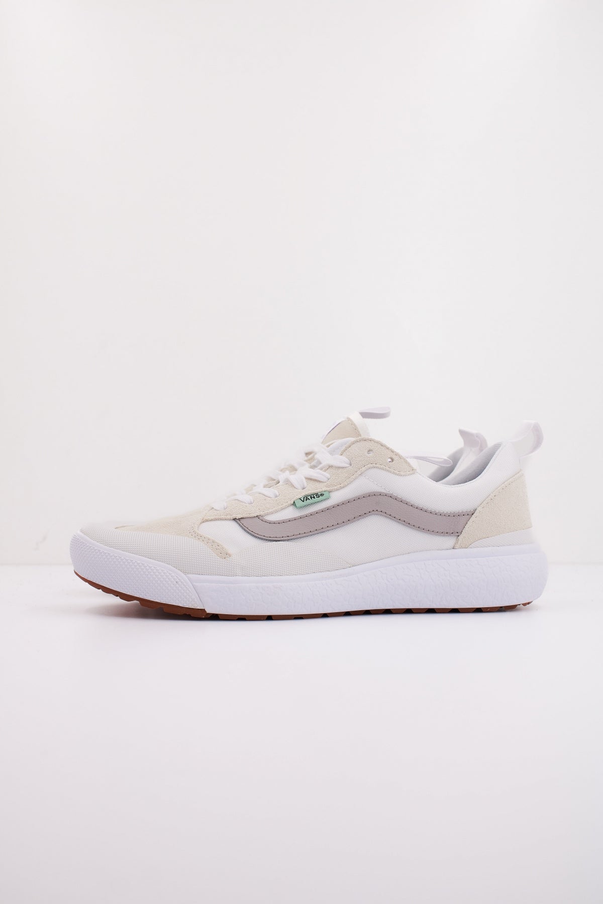 VANS UA ULTRARANGE EXO SE en color BLANCO  (1)