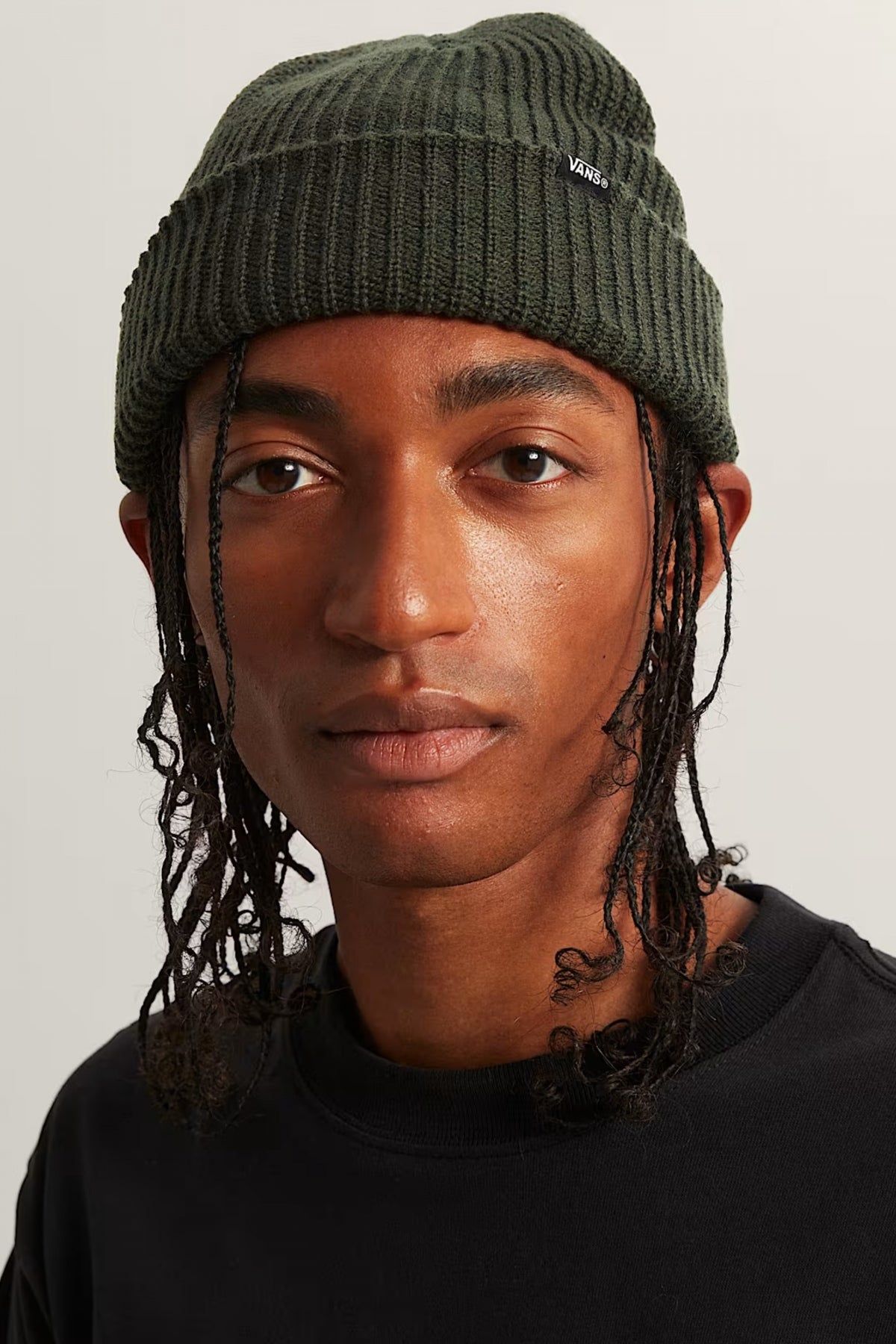 VANS CORE BASIC CUFF BEANIE en color VERDE  (4)